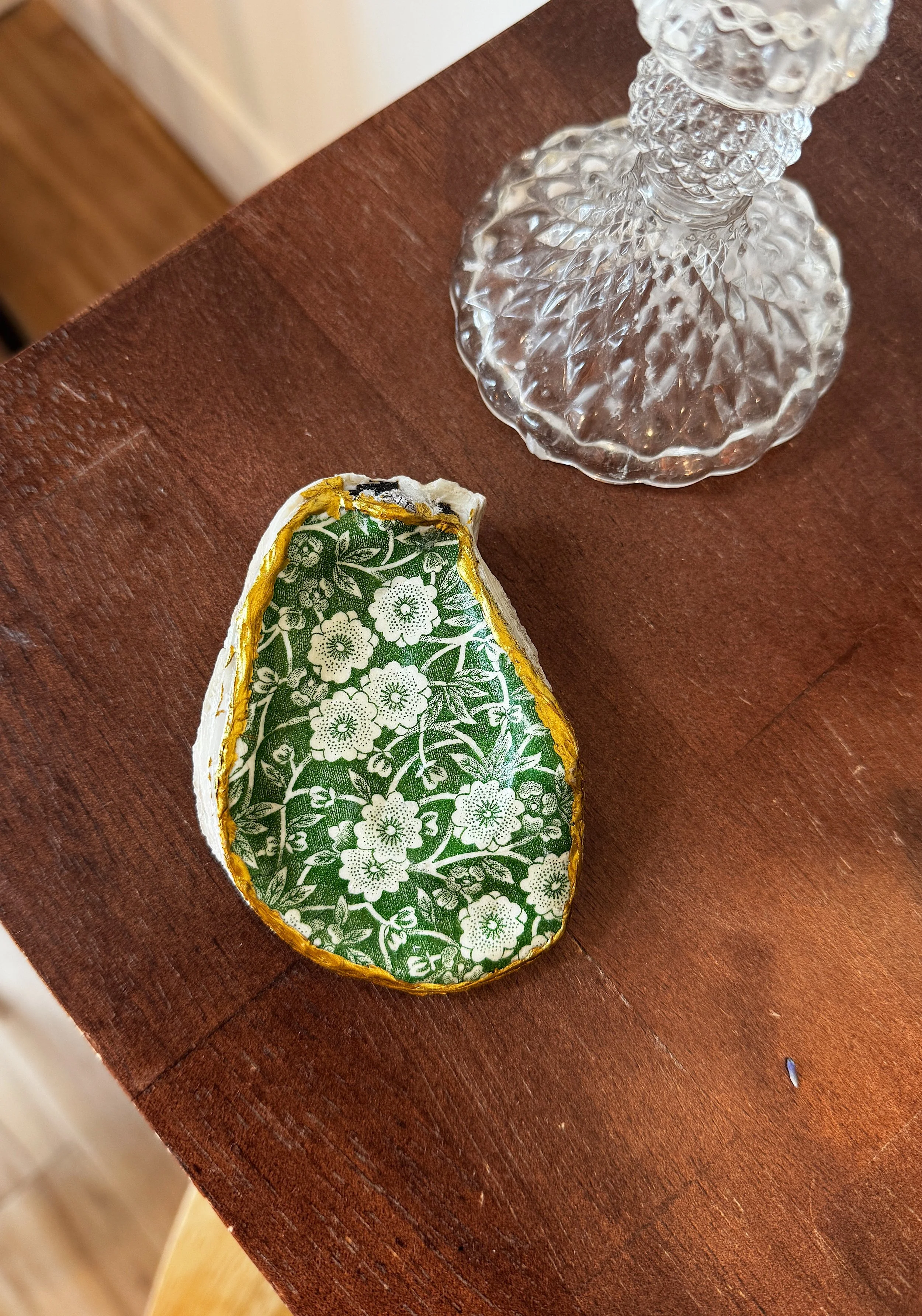 Oyster Shell Trinket Dish - Green & White Floral
