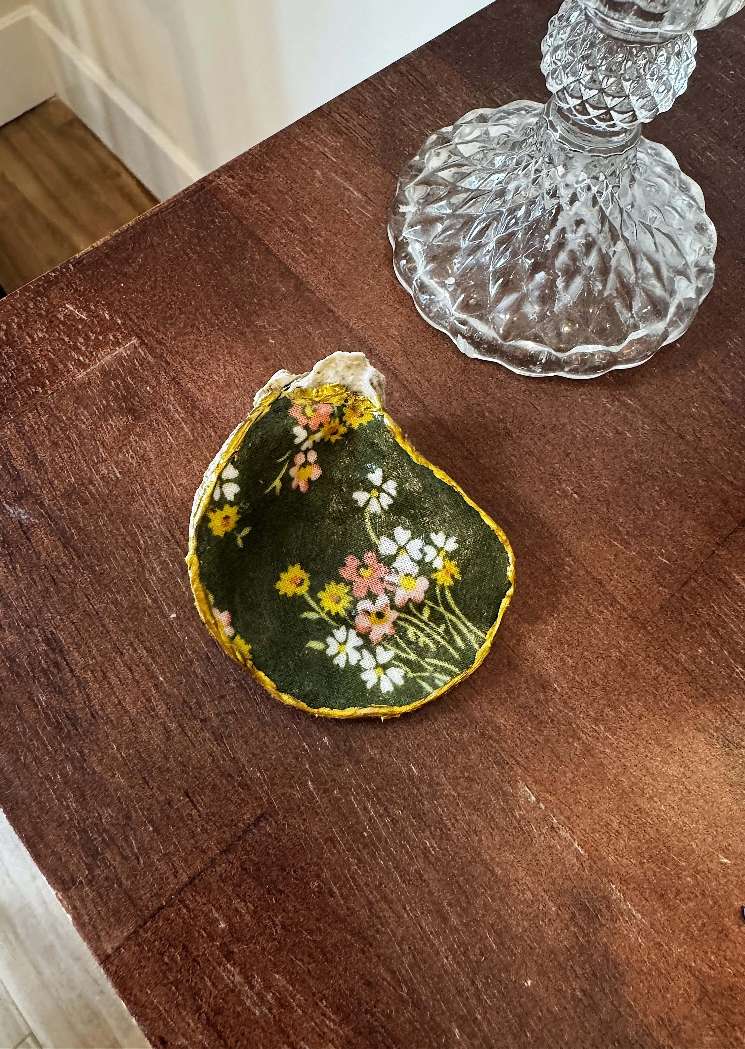 Oyster Shell Trinket Dish - Dark Green Floral