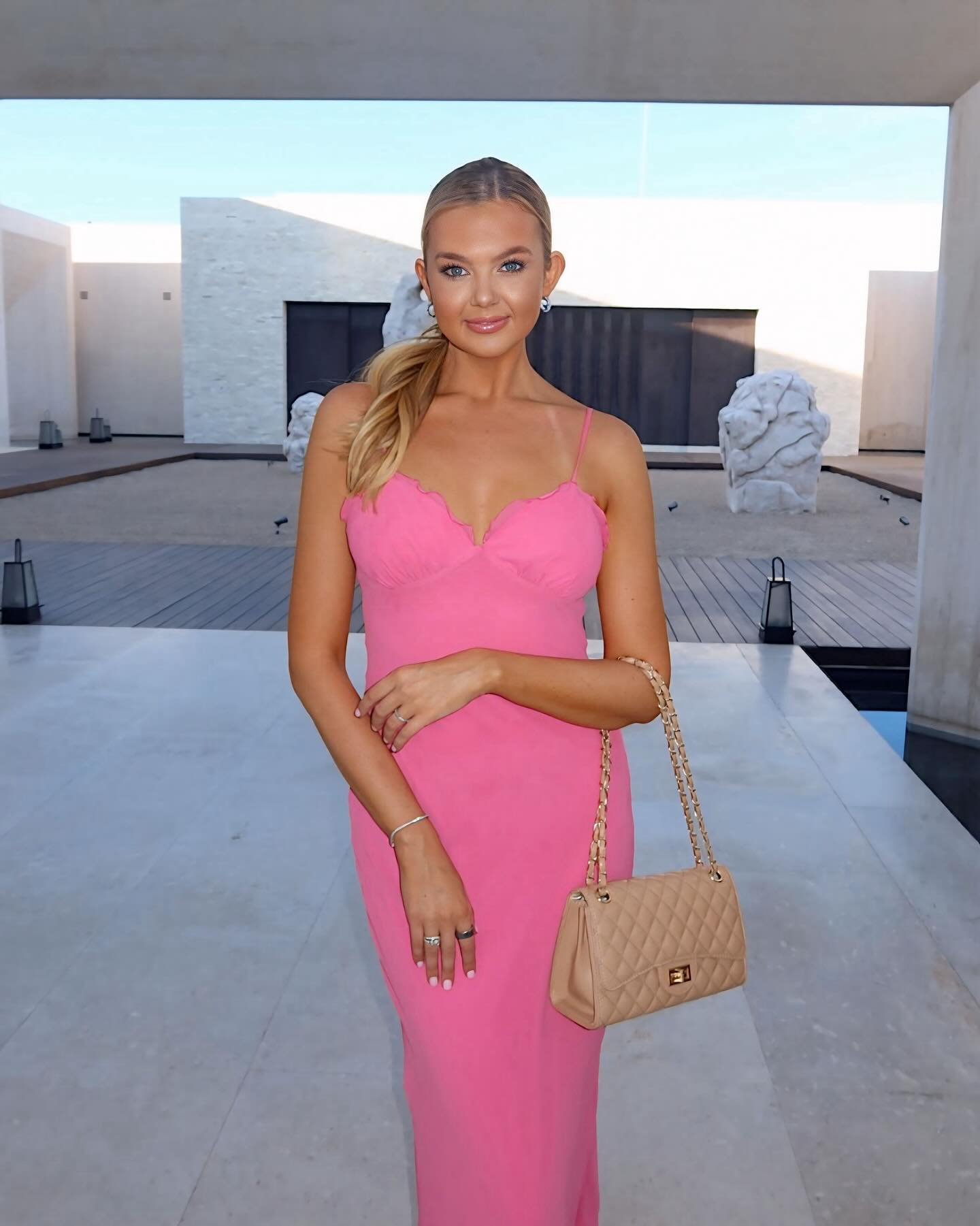 Can you guess what my favorite color is? 💕🌊☀️