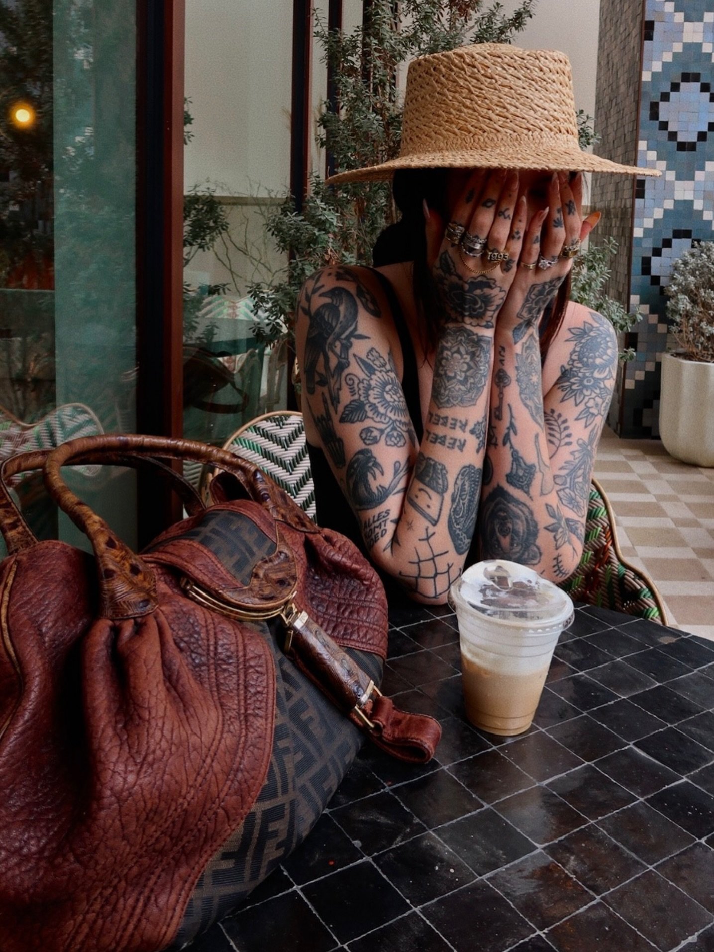 Fendi spy bag on @kellyannshuman only ONE of these left 💓💓 #vintagebag #vintagedesigner #fendispy #atx #style