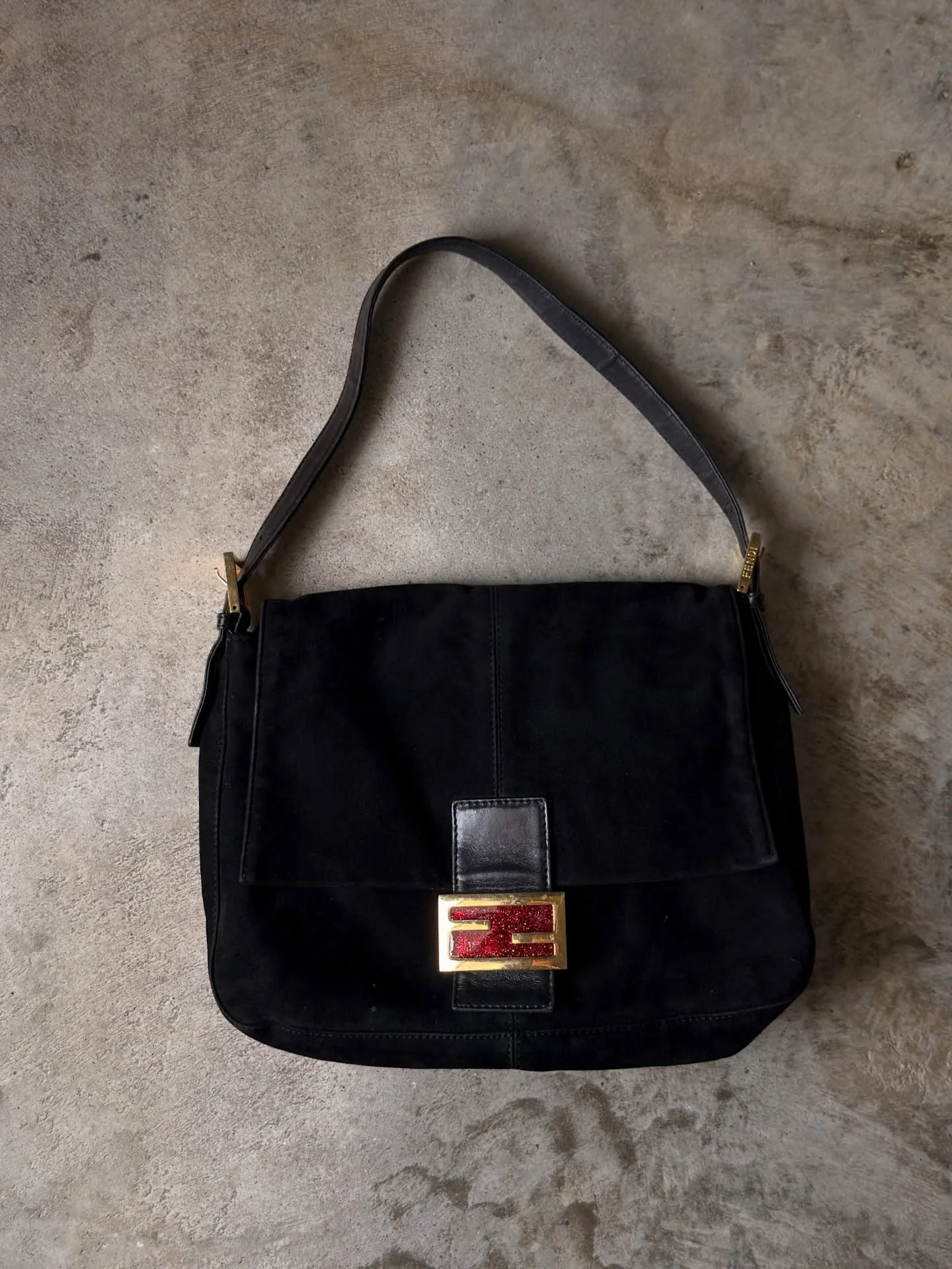 Some of my current available favorites 😍😍 #designerbag #vintagebag #vintagedesigner #fashion