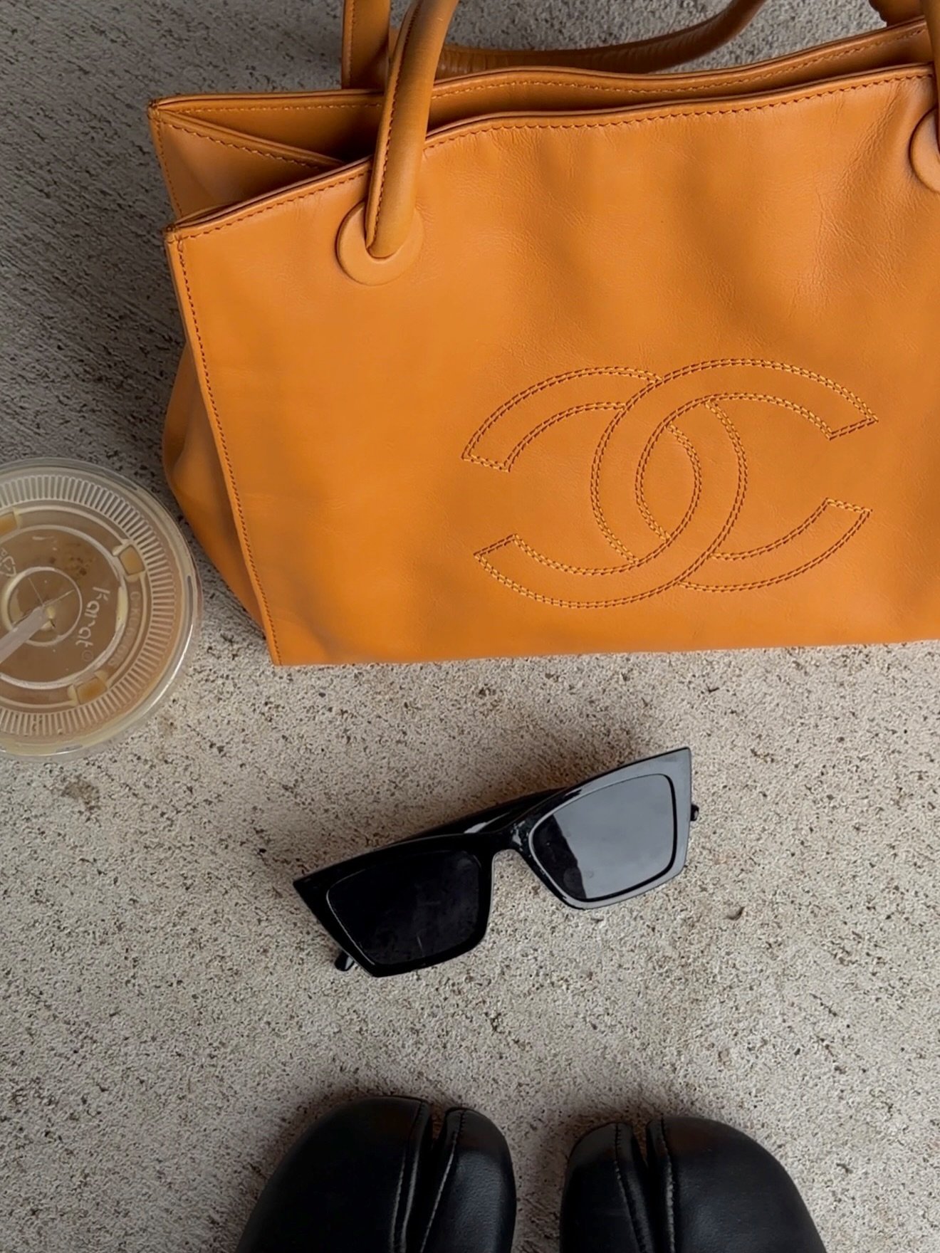 The holy trinity (Coffee, Chanel, tabis) 

#vintagedesigner #chanel #designerbag #vintagebag #vintagedesignerbag
