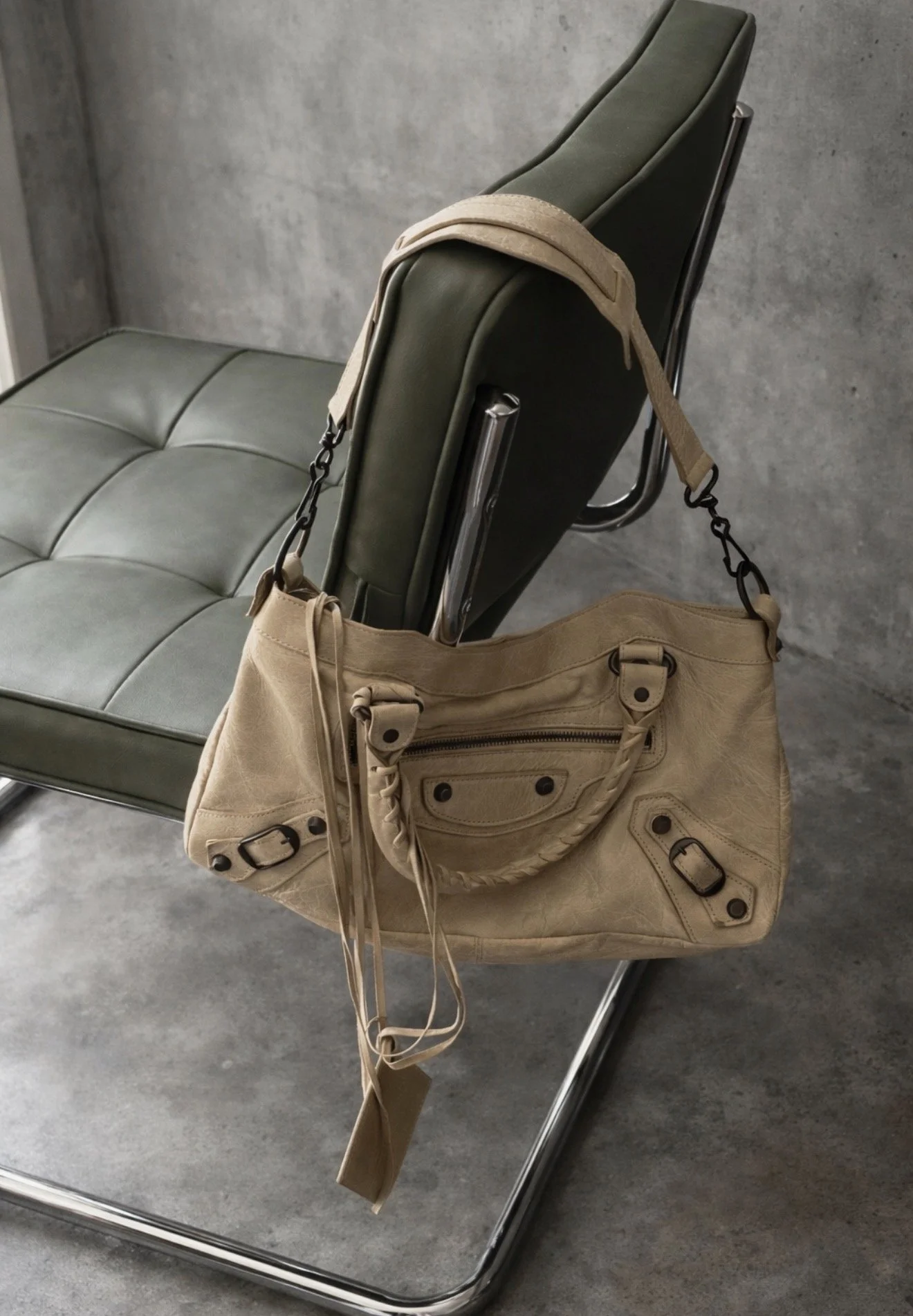 BALENCIAGA PART TIME