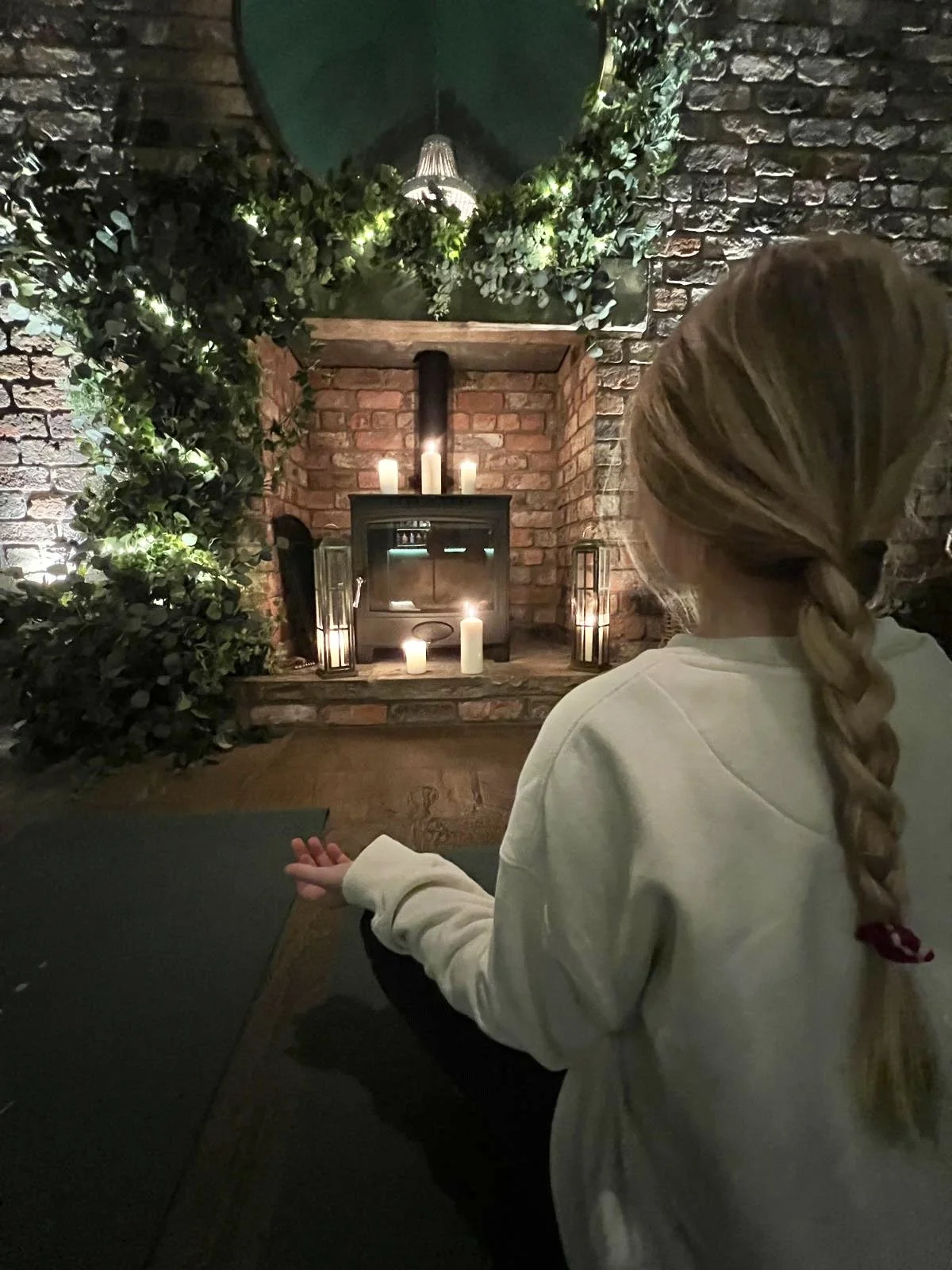 MOTHER & DAUGHTER YOGA EVENING - Tuesday 21 April - 6pm to 7.45pm