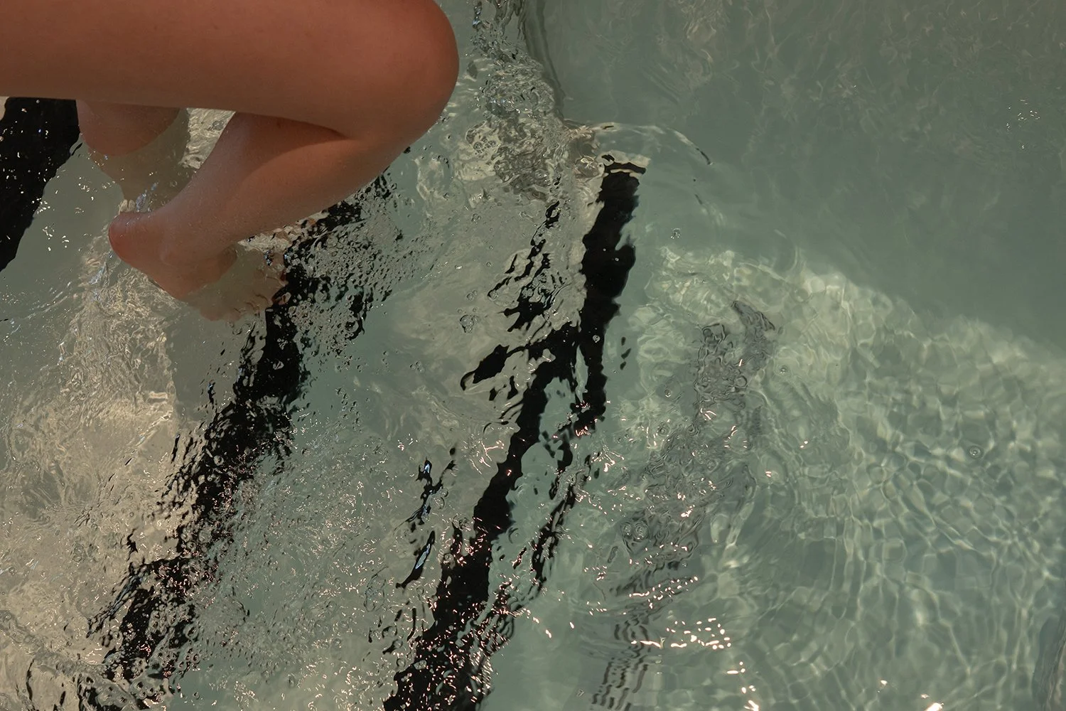 cold plunge pool immersion therapy at Loma Sauna House sauna circuit Oregon coast