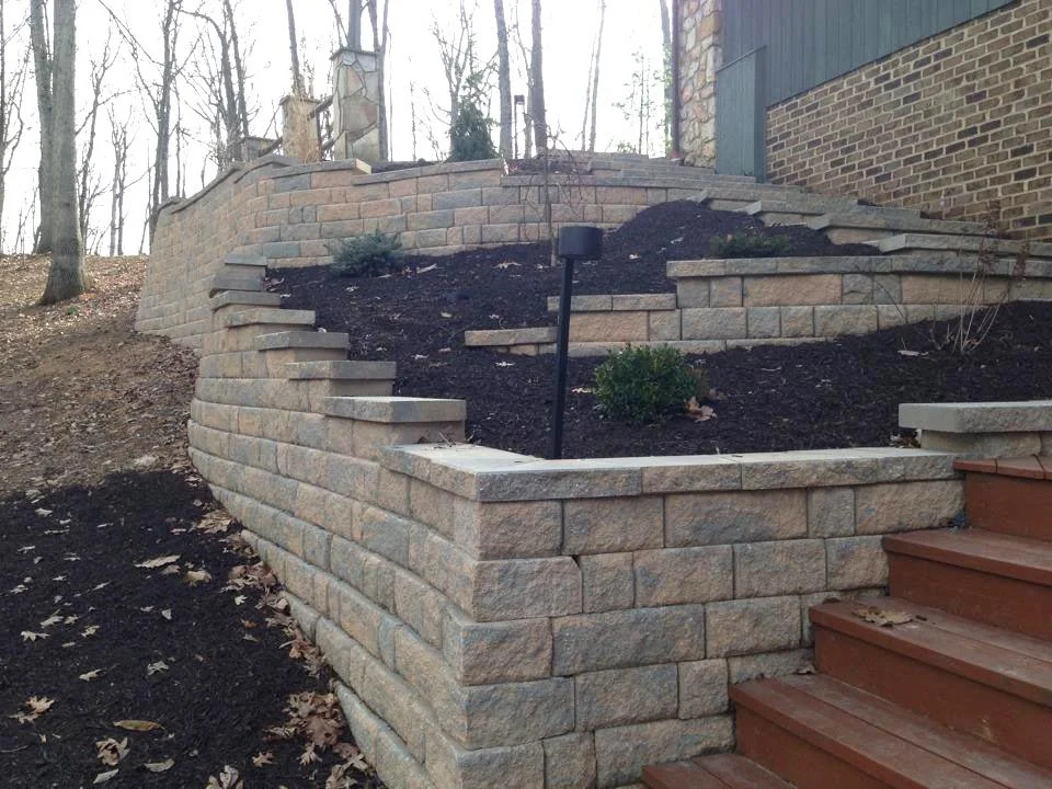 Highland-Stone-Retaining-Wall-sm.jpg