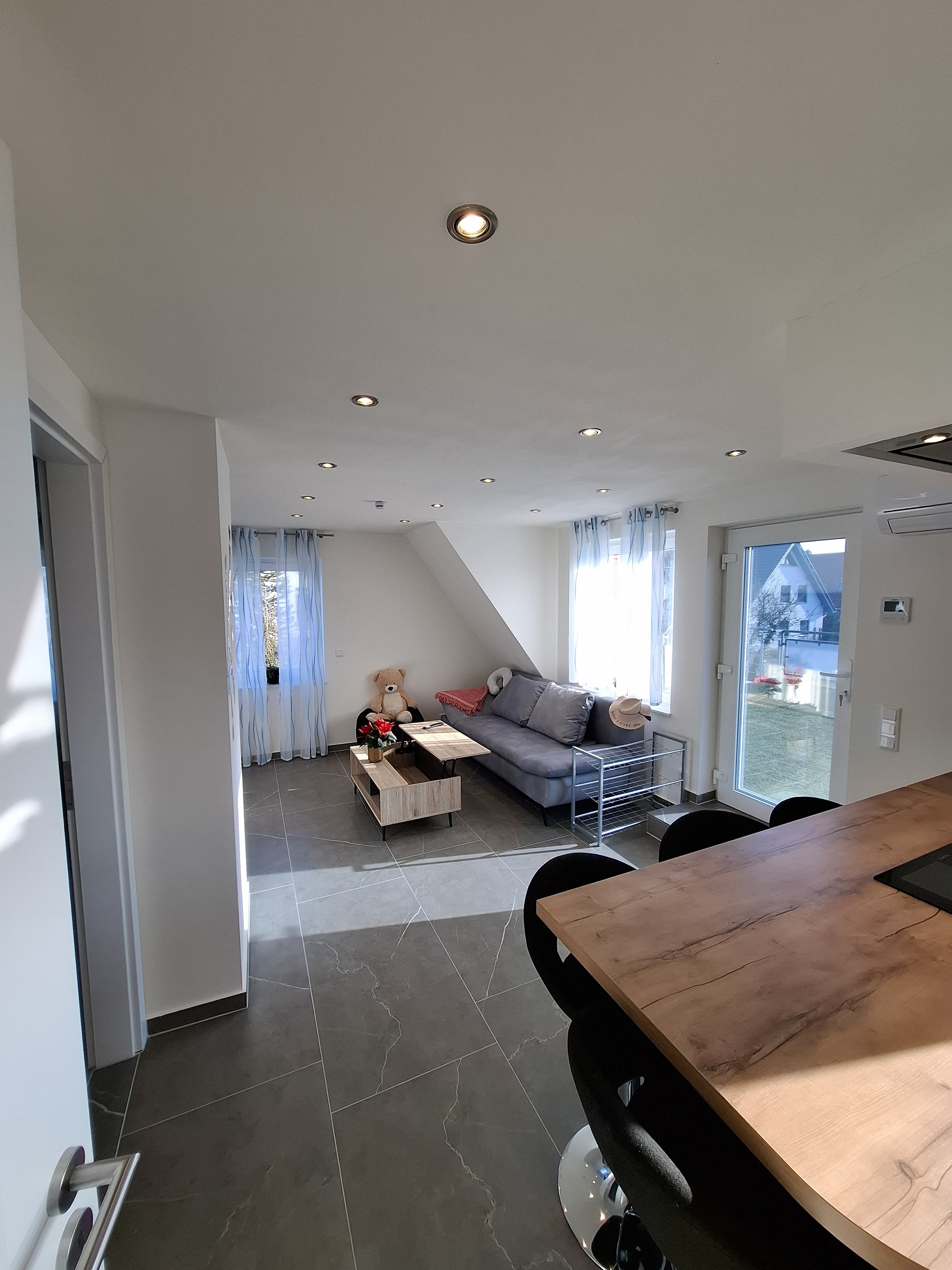 Blick ins Wohnzimmer