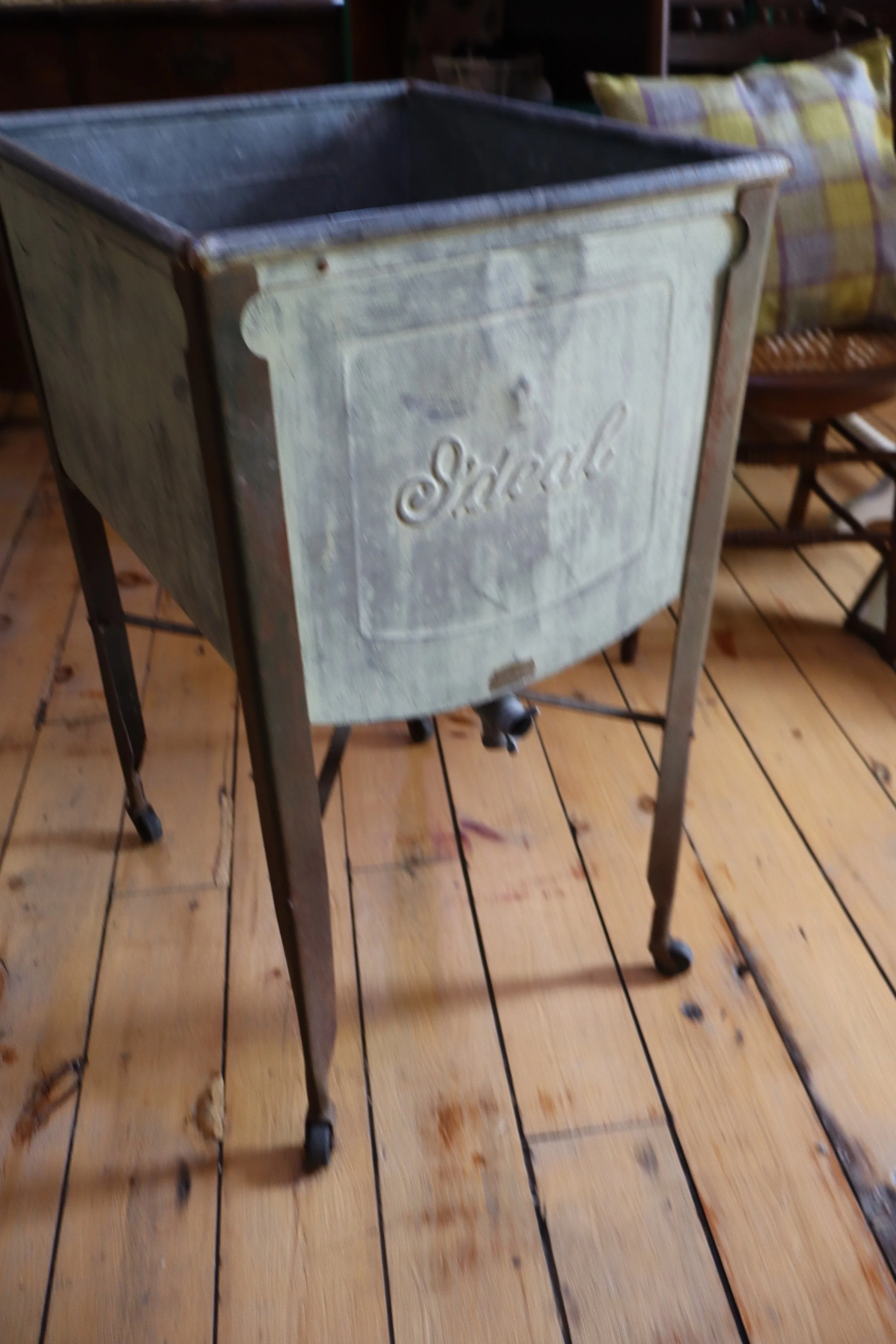 Vintage Ideal Metal Wash Tub on Wheels