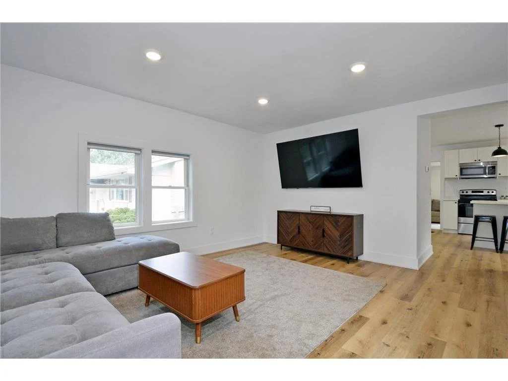 2479 14th Ave E, North Saint Paul, MN 55109