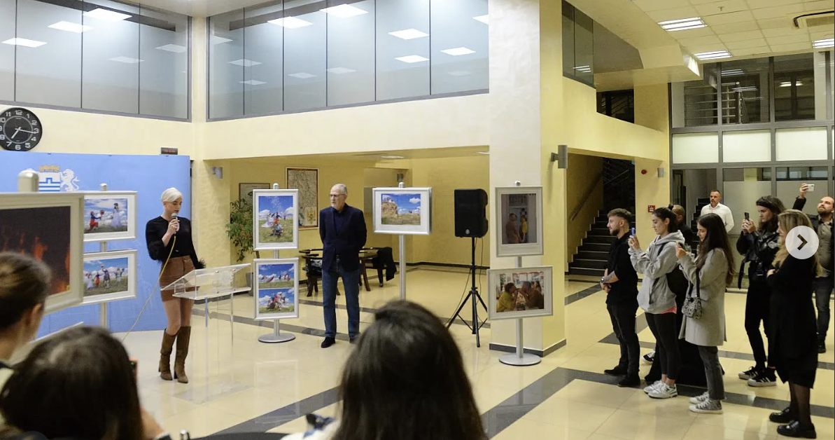 Talasova izložba “obasjaj život” u podgorici