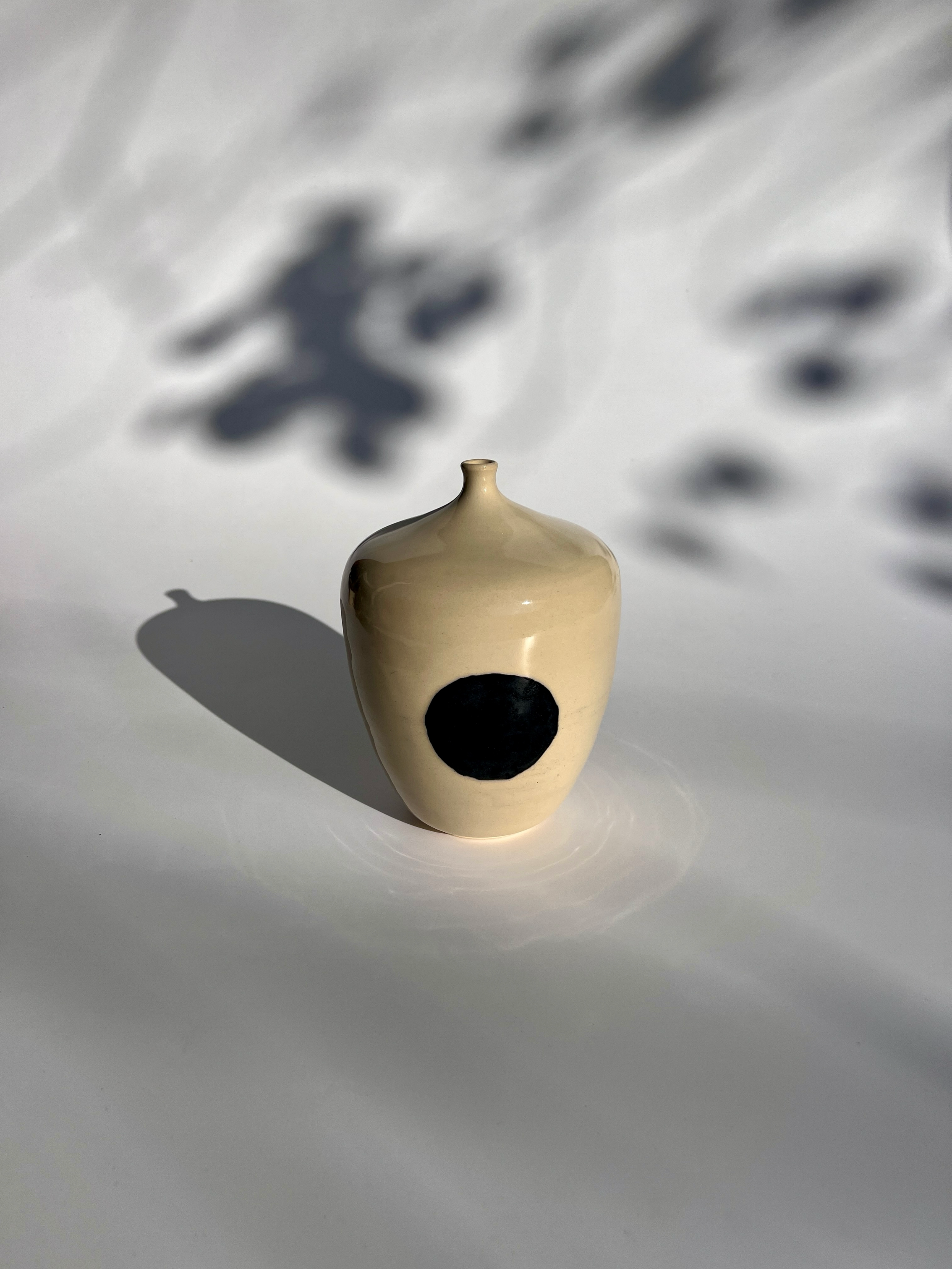 dot vase
october 2025

stoneware