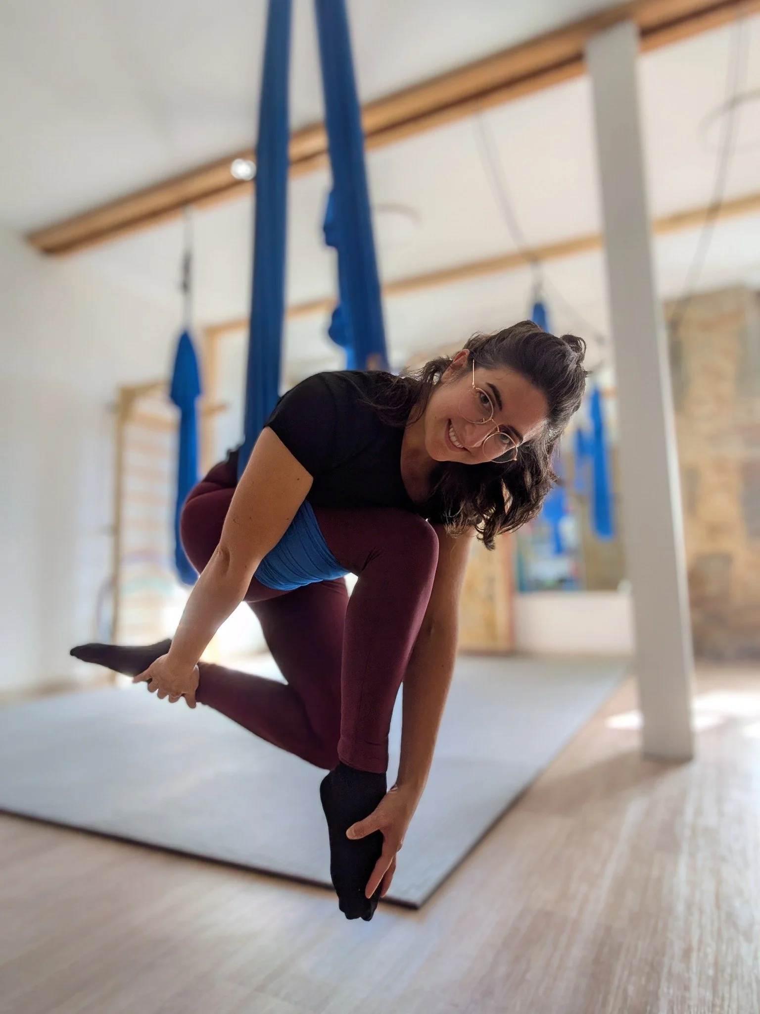 ✨ Et si vous commenciez l&rsquo;ann&eacute;e en douceur&hellip; suspendu&middot;e dans un hamac ?

&Agrave; l&rsquo;Espace Umoja, on prend le temps de d&eacute;couvrir le yoga a&eacute;rien autrement : 
🌿 pr&eacute;parer le corps en douceur mais en 