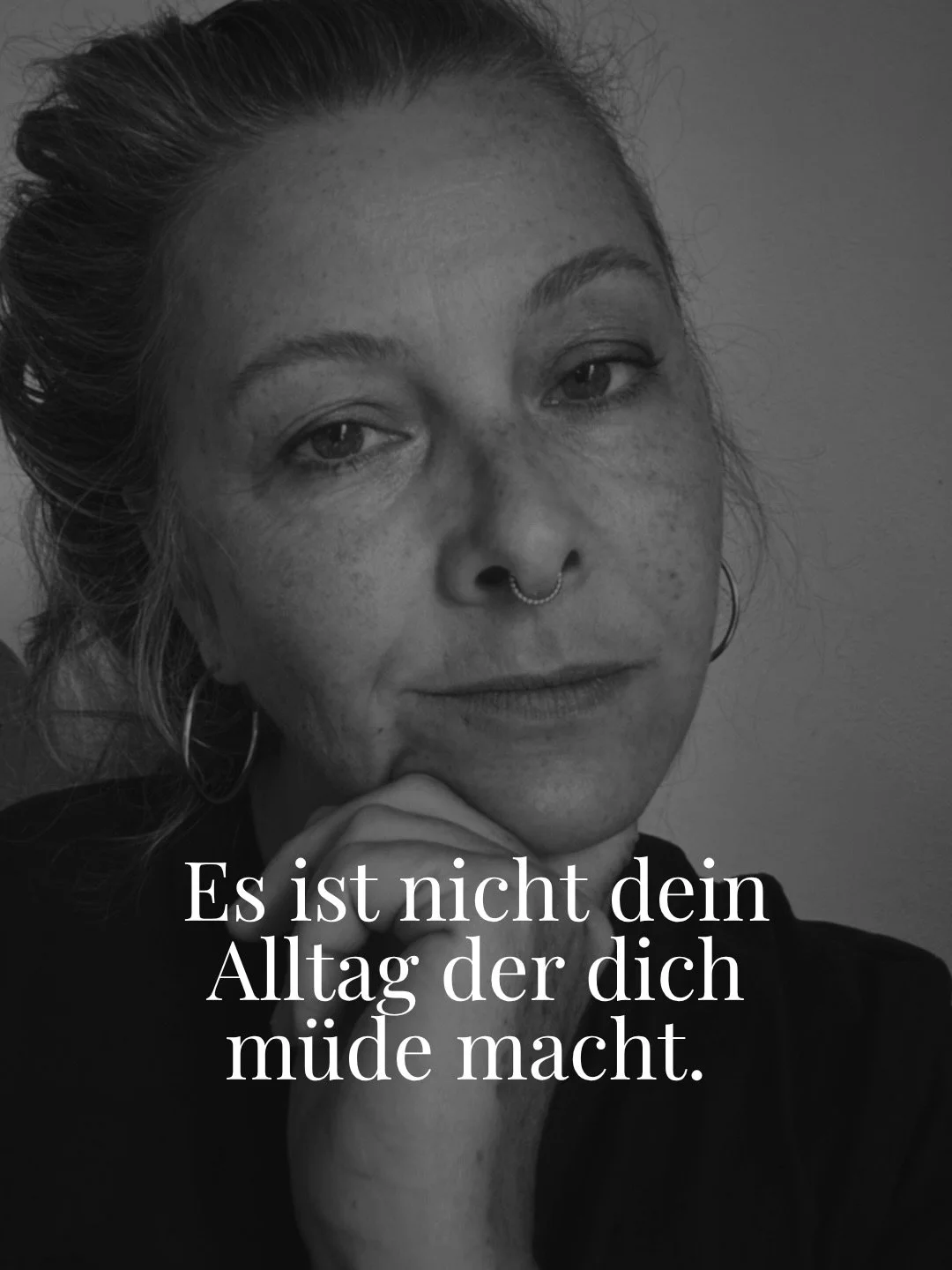 Hi ich bin Miriam, ich kreiere R&auml;ume in denen du dich an dich selbst erinnerst. In denen du deine Potenziale, deine energetische Essenz, erkennen kannst, die du von Natur aus mitbringst, jenseits von Weiterbildungen und Zertifikaten.

Denn deine