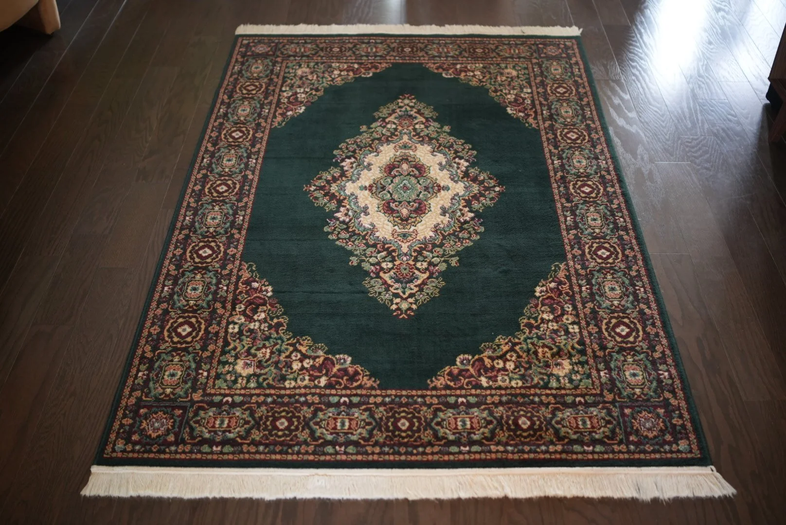 Traditional Persian Style Medallion Area Rug