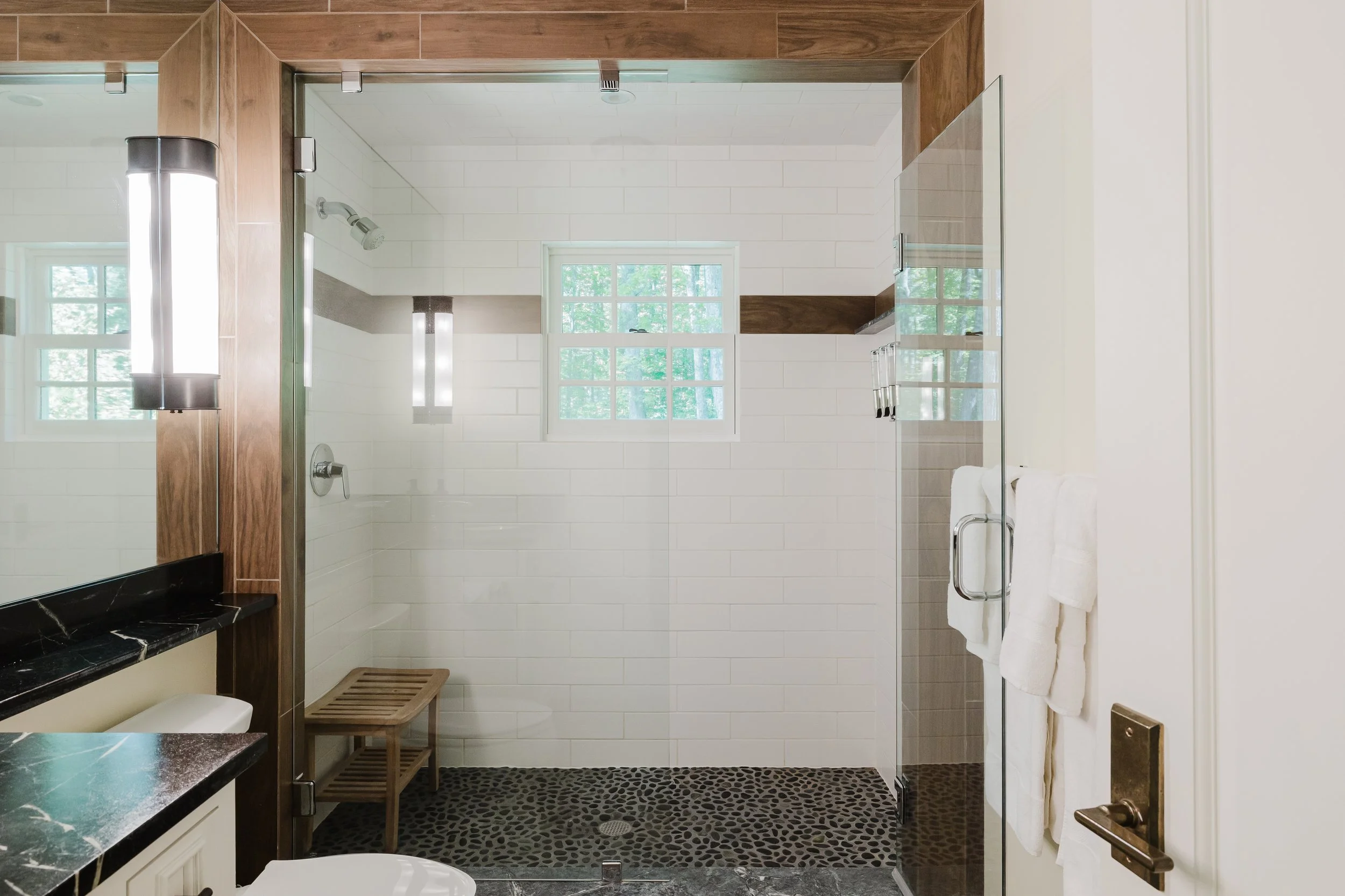 Primary bedroom 1 en suite bathroom