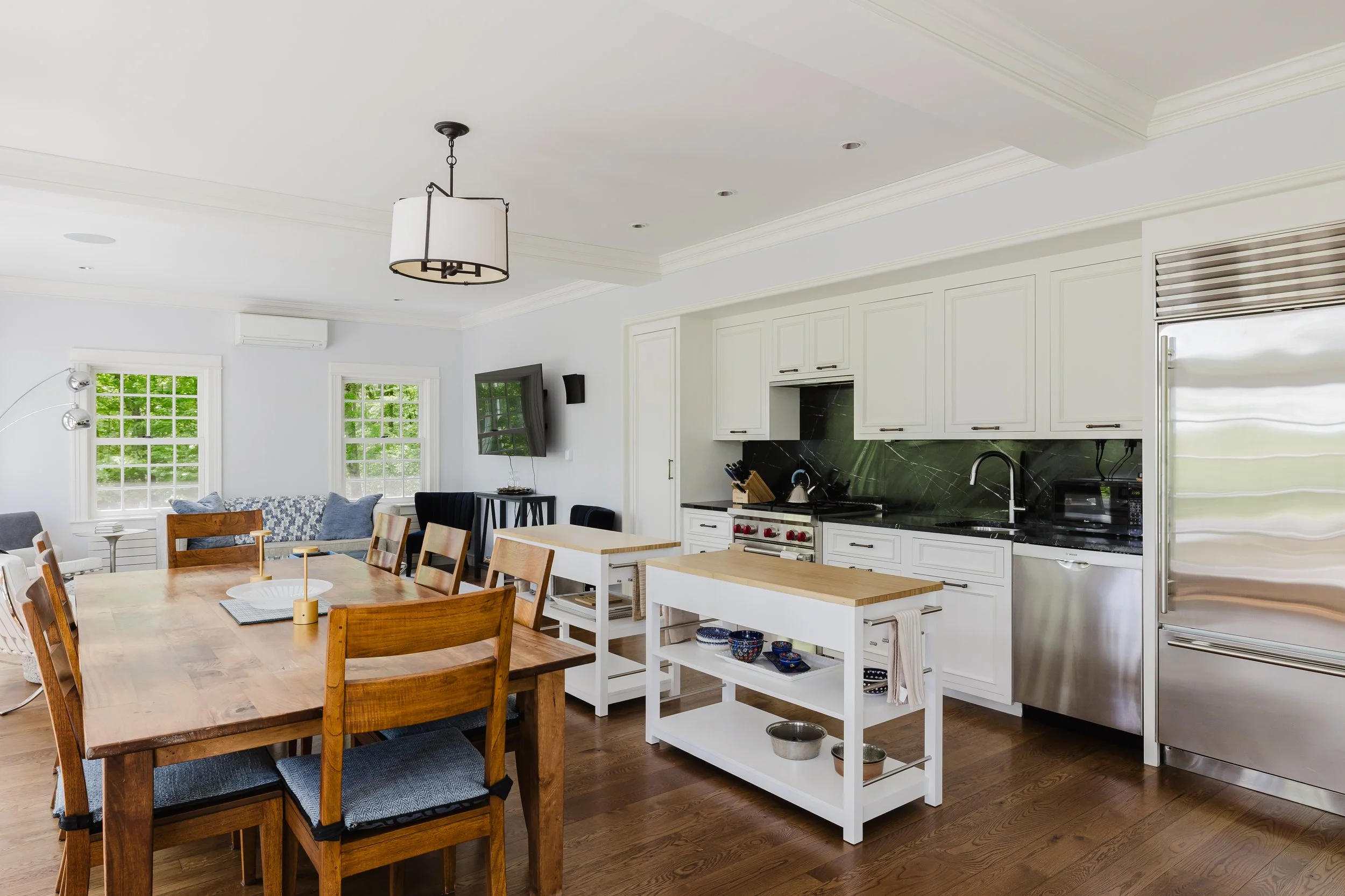Kitchen & dining room overview