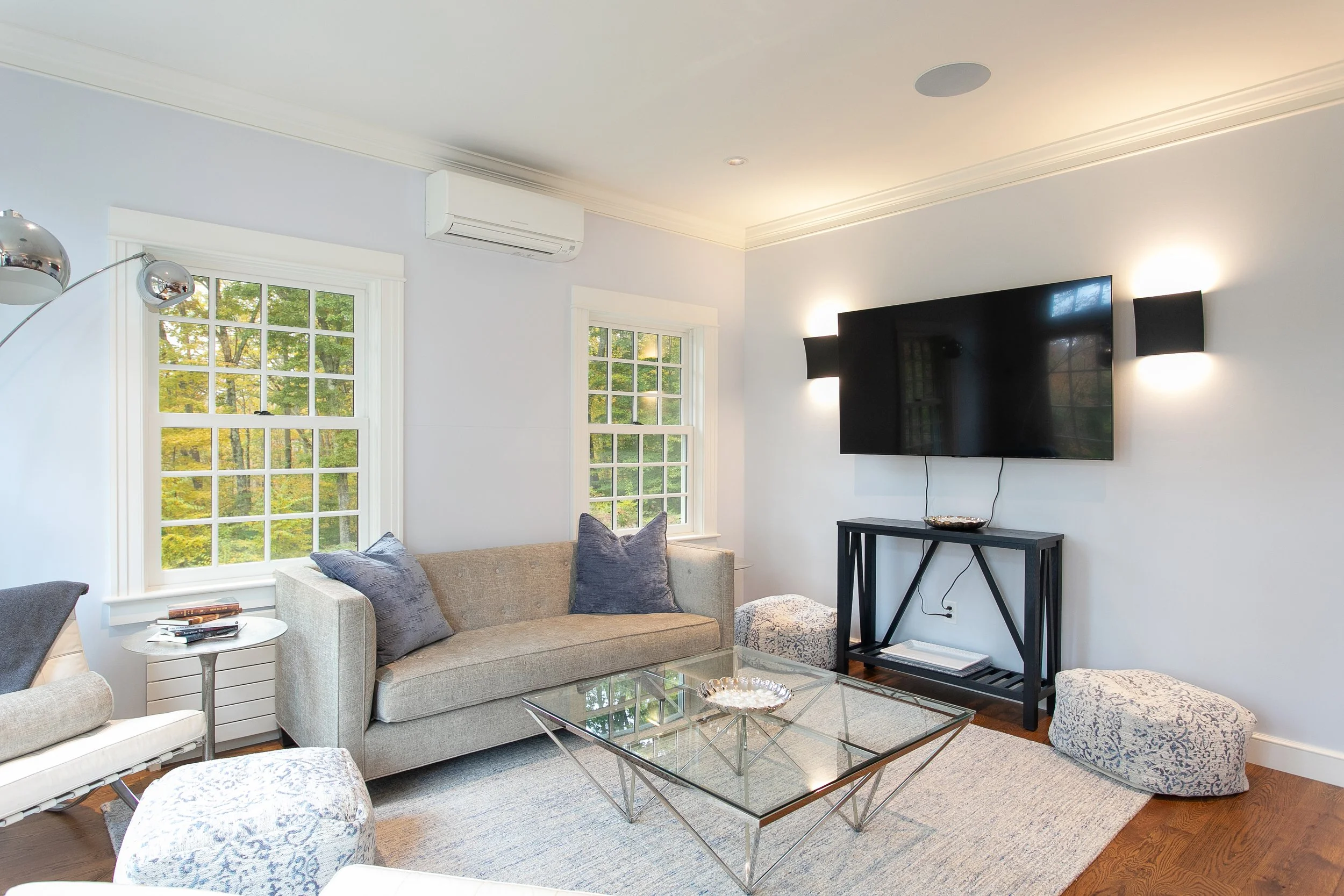 Living area with Smart TV and forest views
