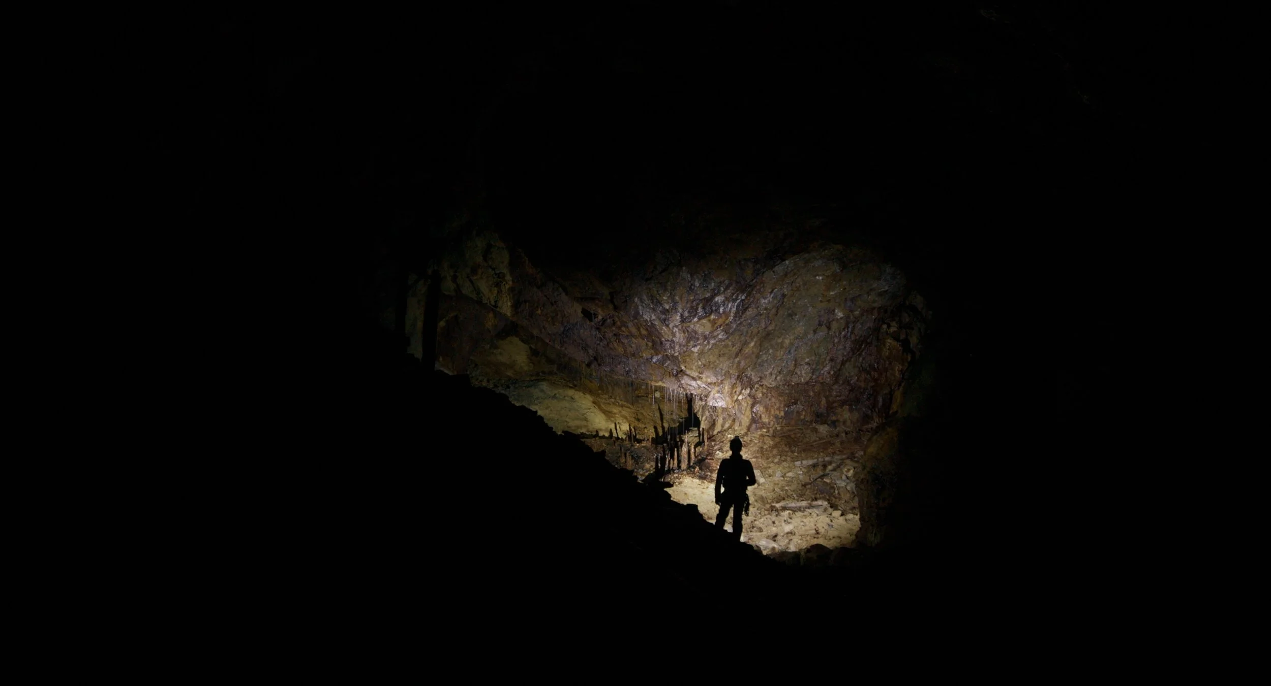 the-lost-boys-of-carbis-bay_grade_02.00_12_28_09.Still014 CREDIT Dan Simpkins.jpg