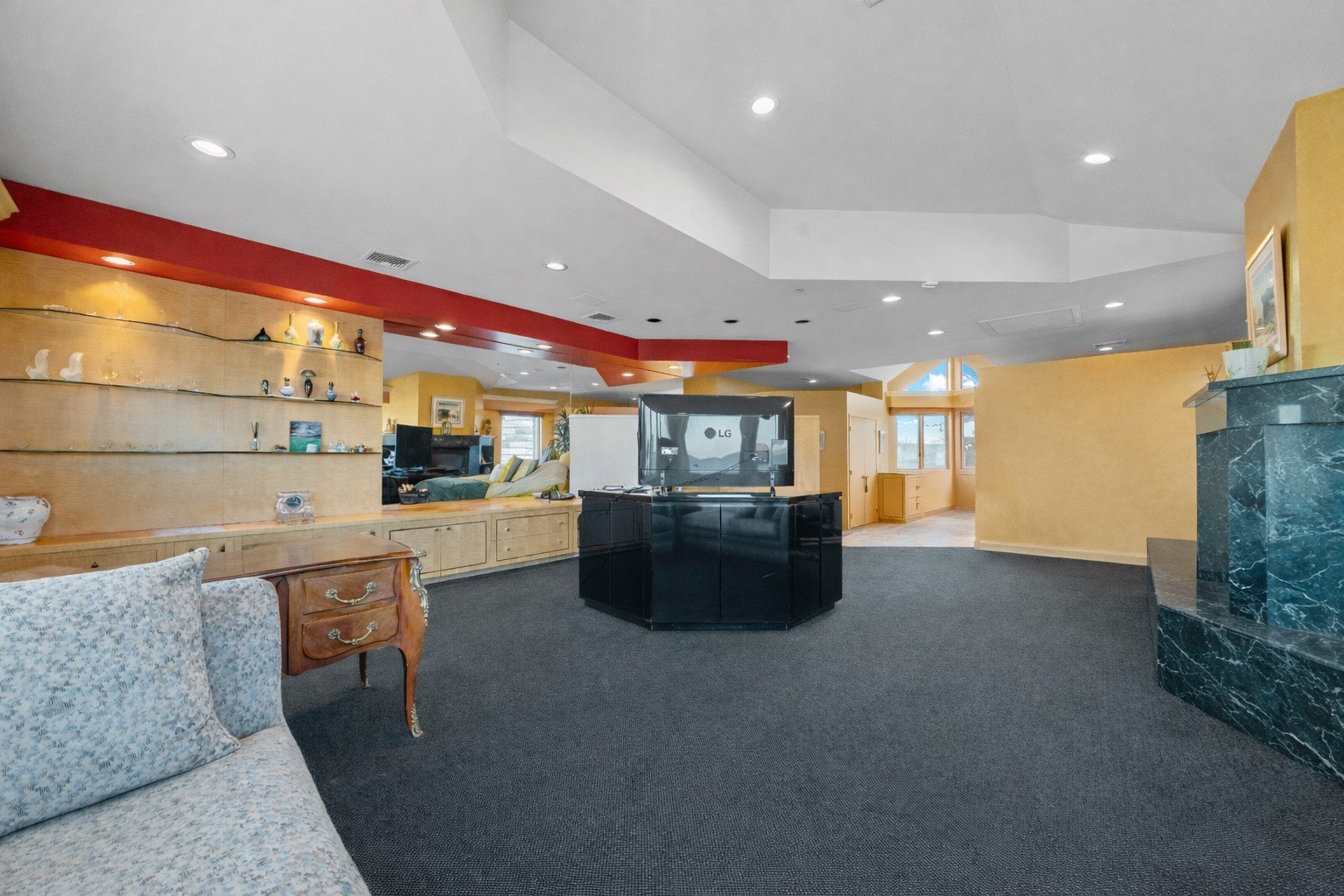 Primary Bedroom.jpeg