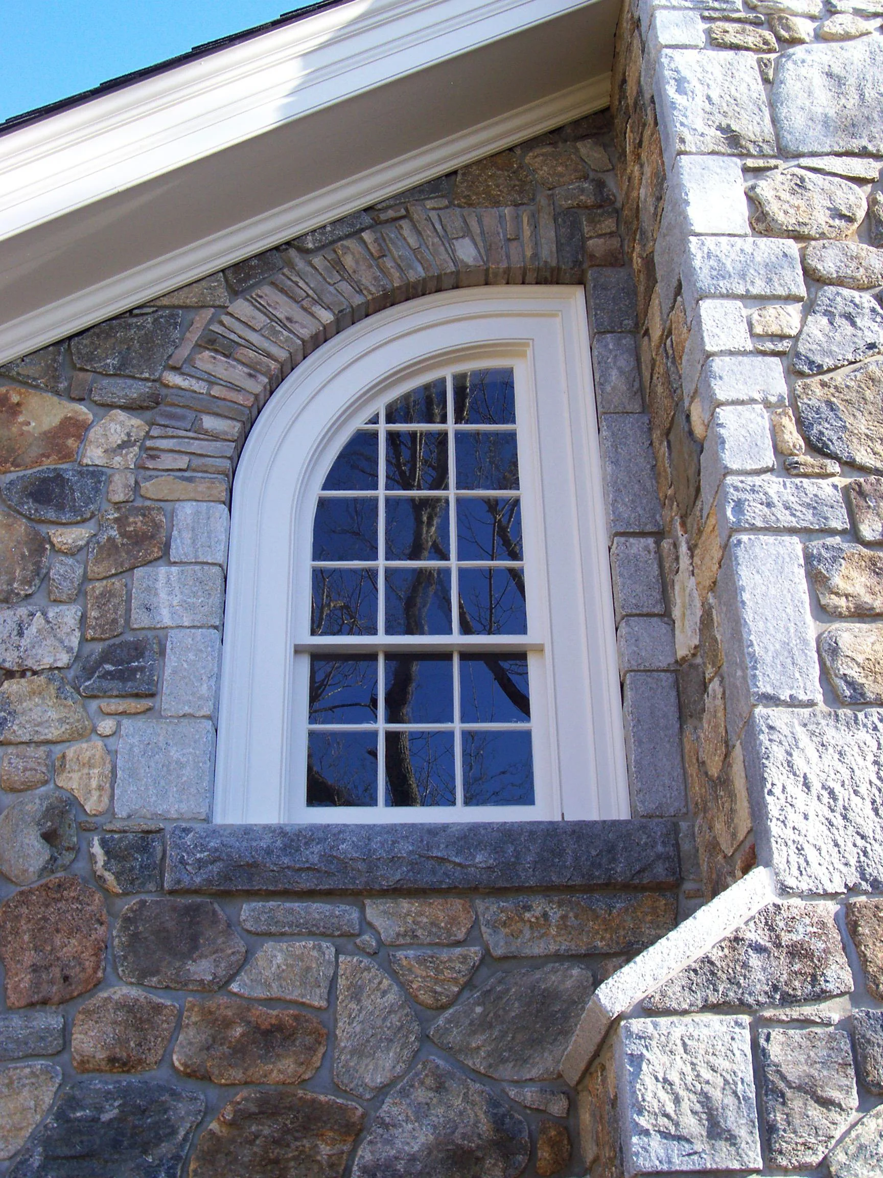 R D Wood Group - Stonington Connecticut - The Stone Guest House-Curved Window.jpg