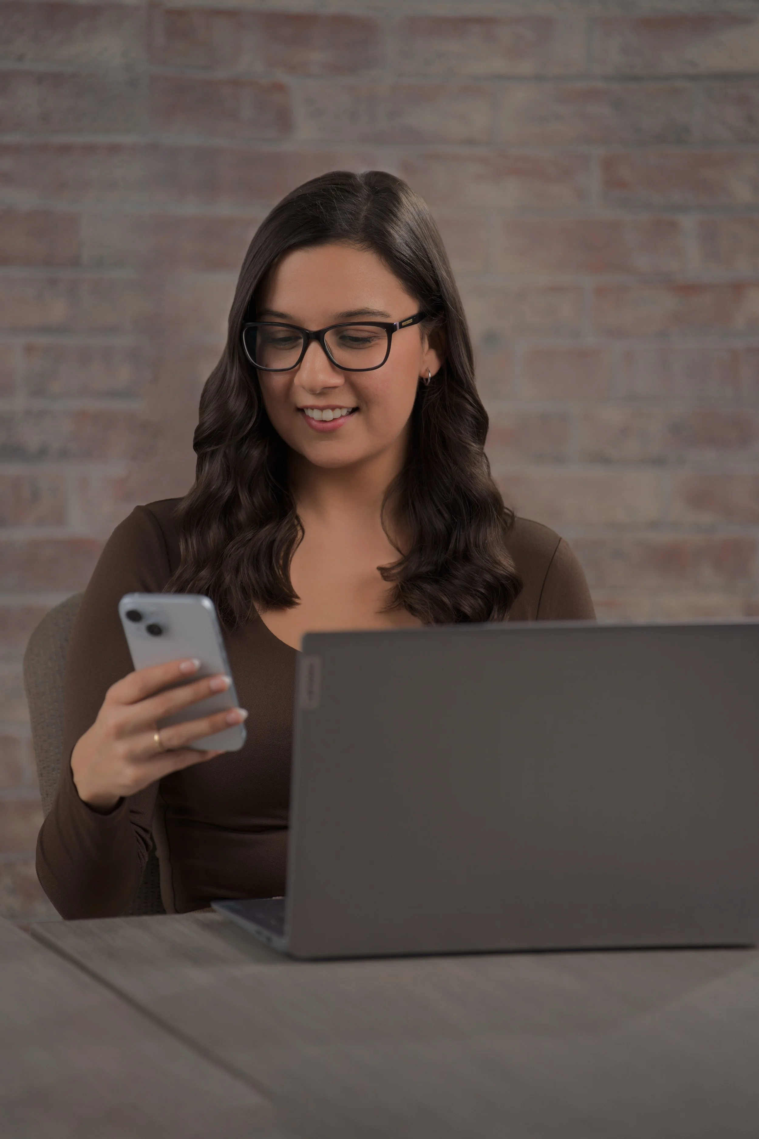 virtual assistant managing social media accounts and content