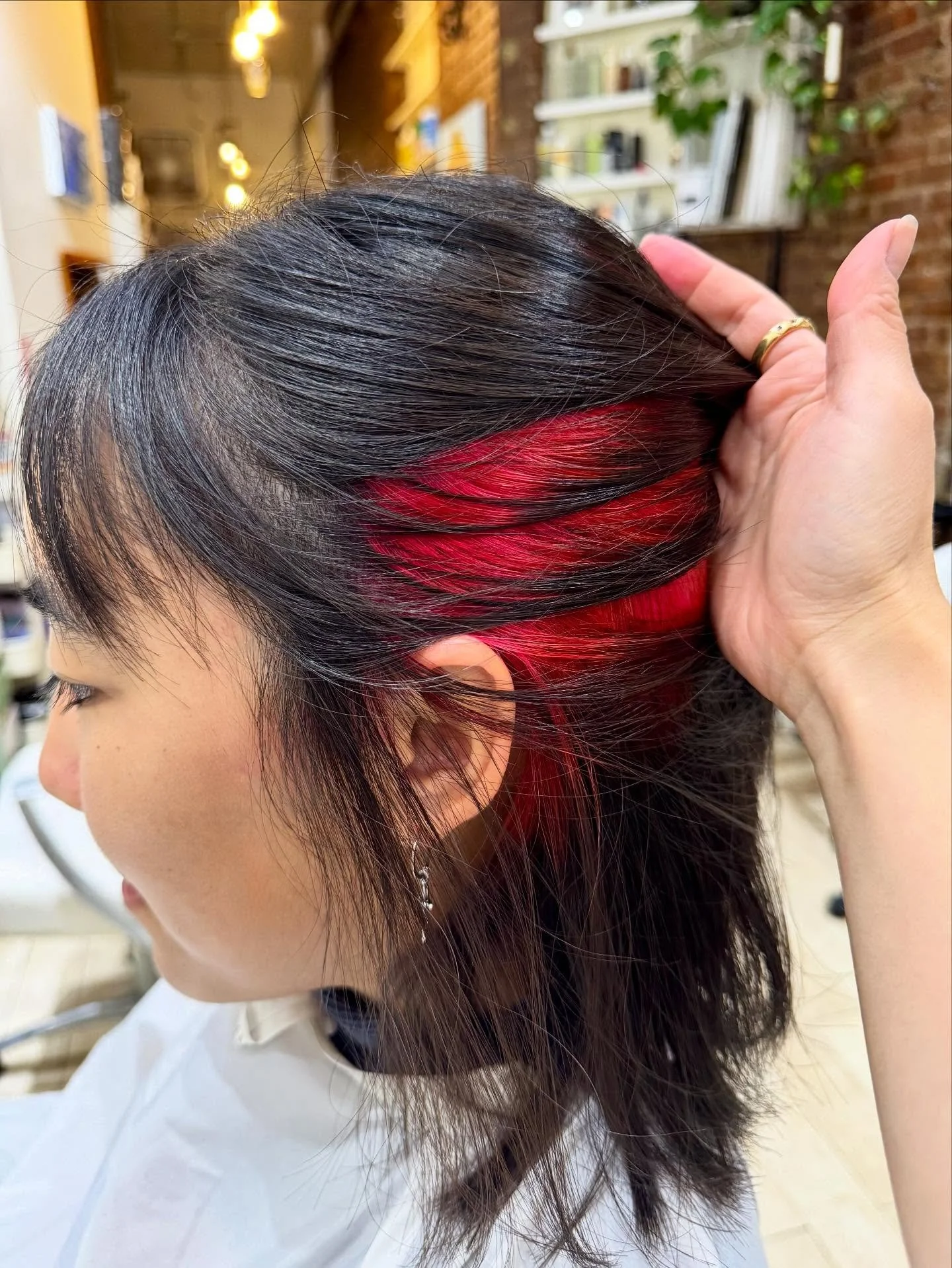 Vivid red ghost roots ❤️🖤 
Cut+Color by stylist Haruhi (Rue)

Come book your appointment at Kaminotech if you are looking for some fun and bold color &amp; haircut services!
&bull;
&bull;
&bull;
&bull;
&bull;
&bull;
#ghostroots #ghostrootshair #hair