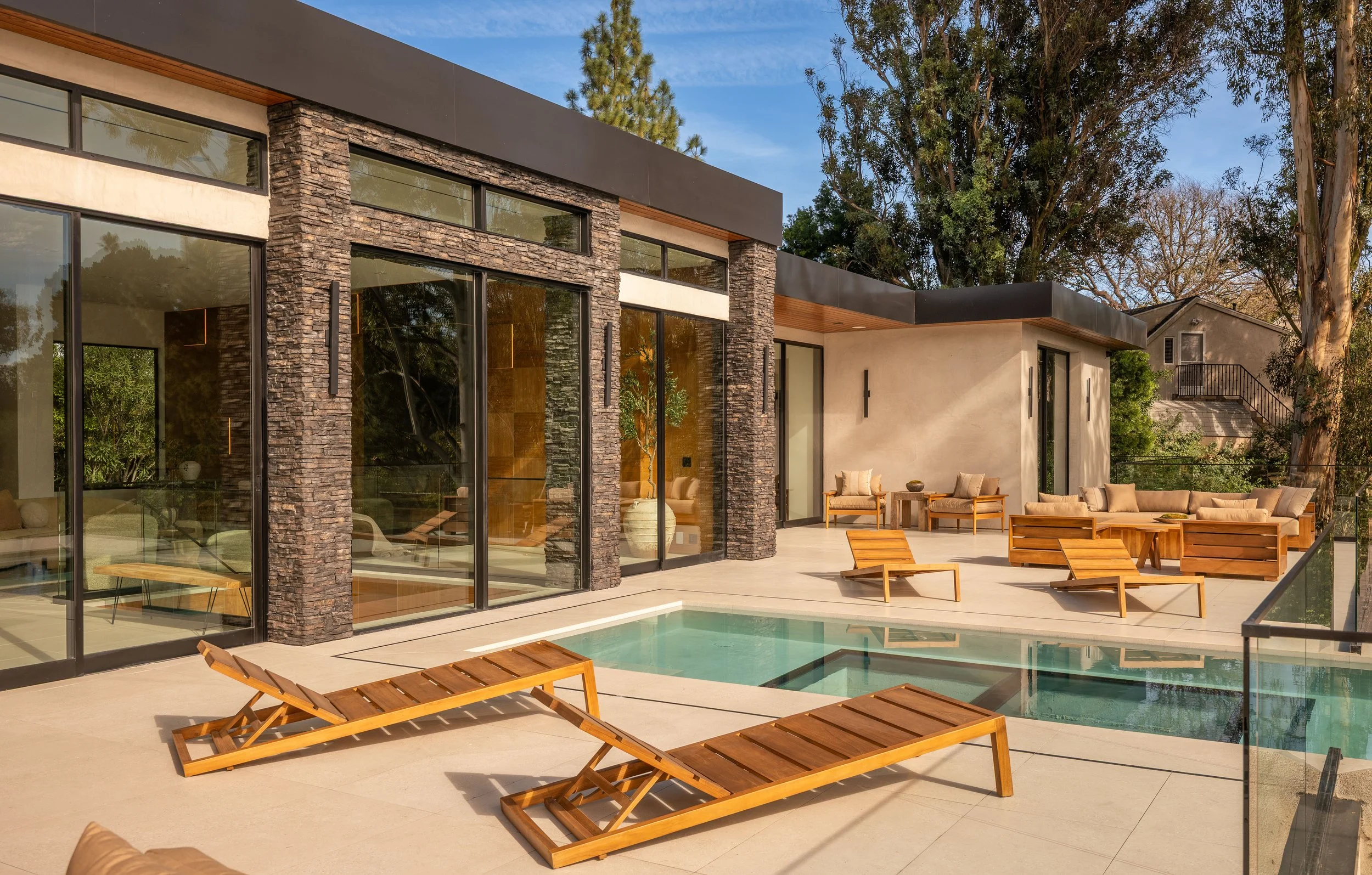 12752 Mulholland Dr-19-MLS.jpg