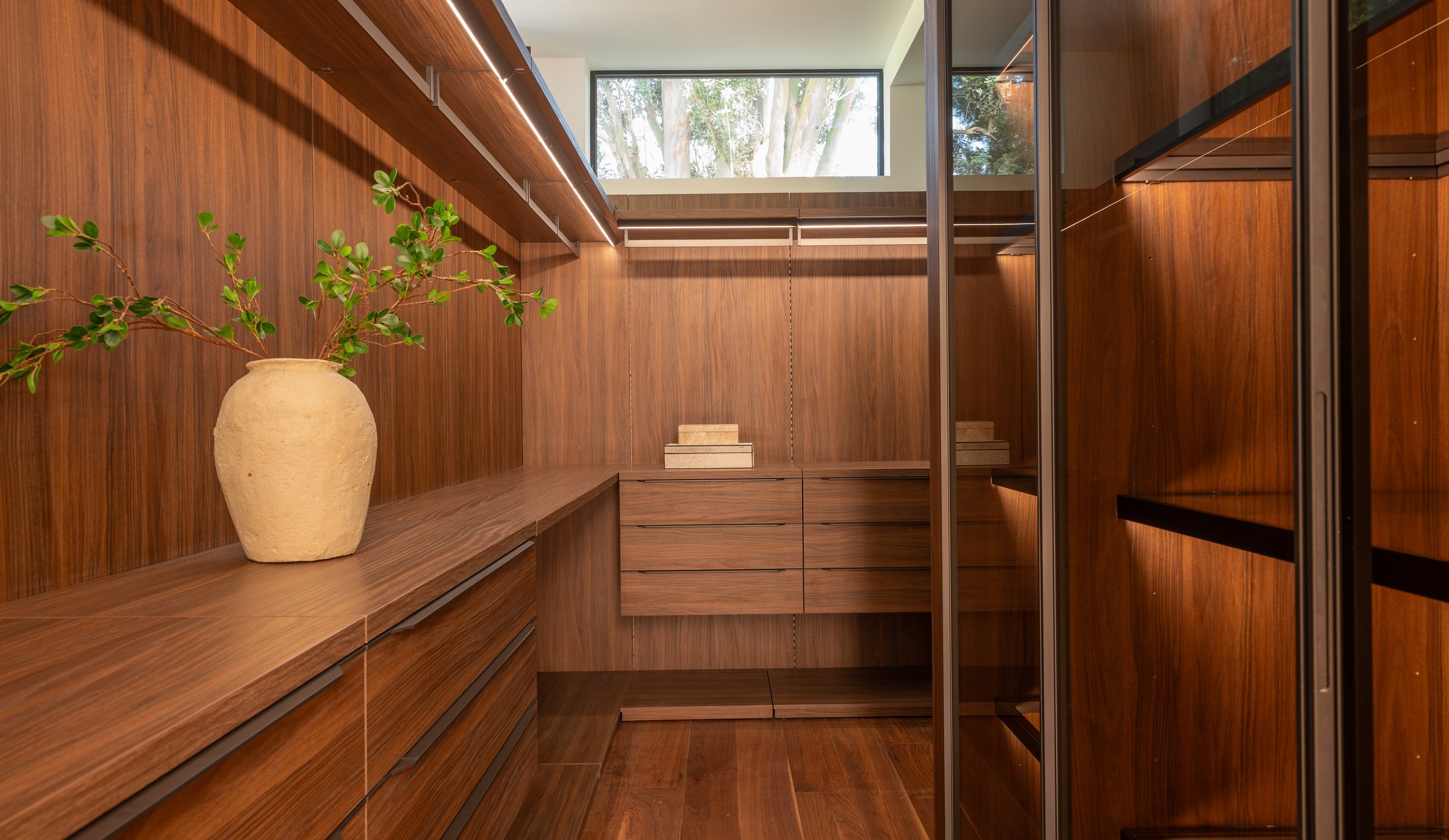 12752 Mulholland Dr-51-MLS.jpg