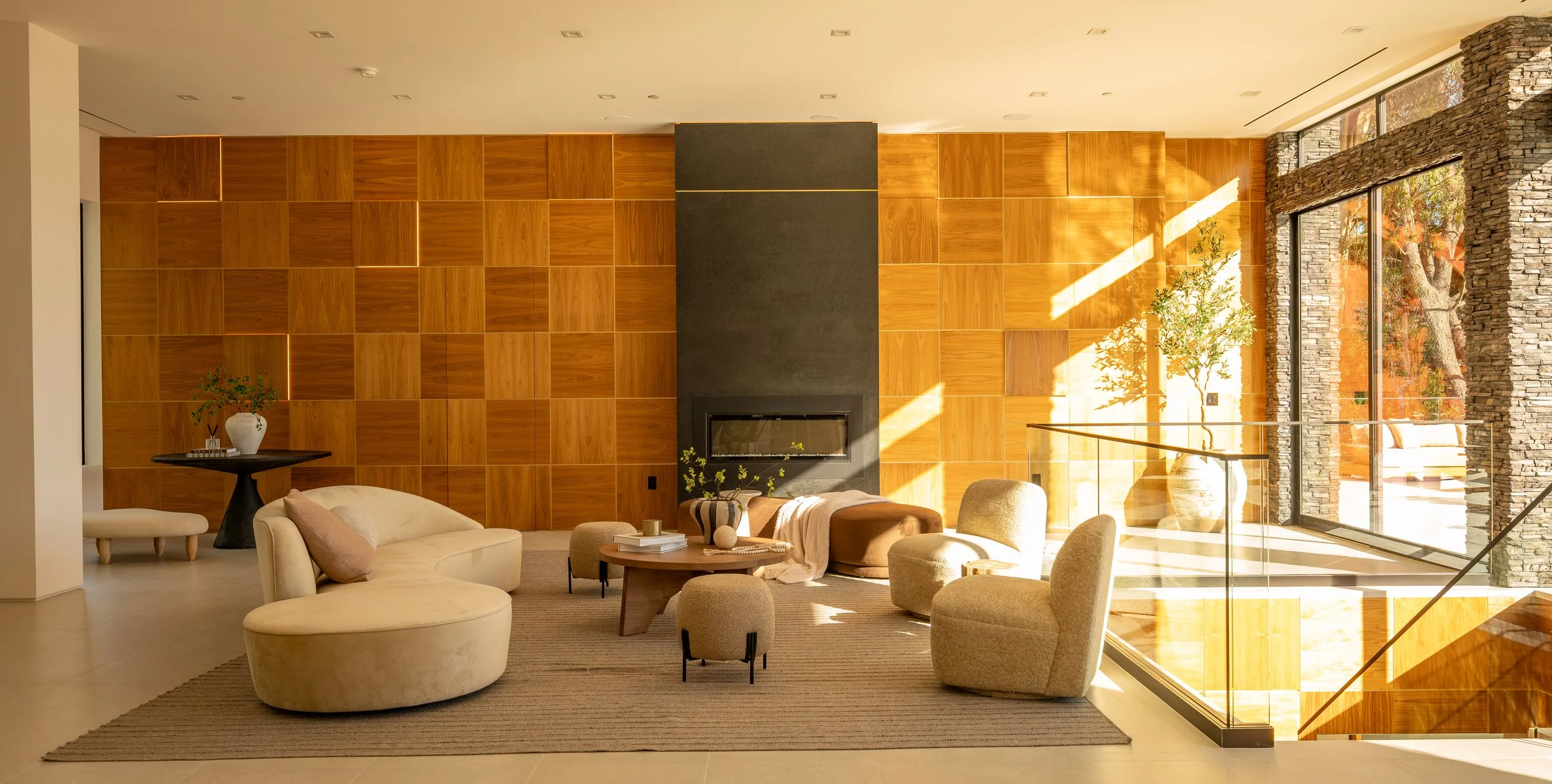 12752 Mulholland Dr-6-MLS.jpg