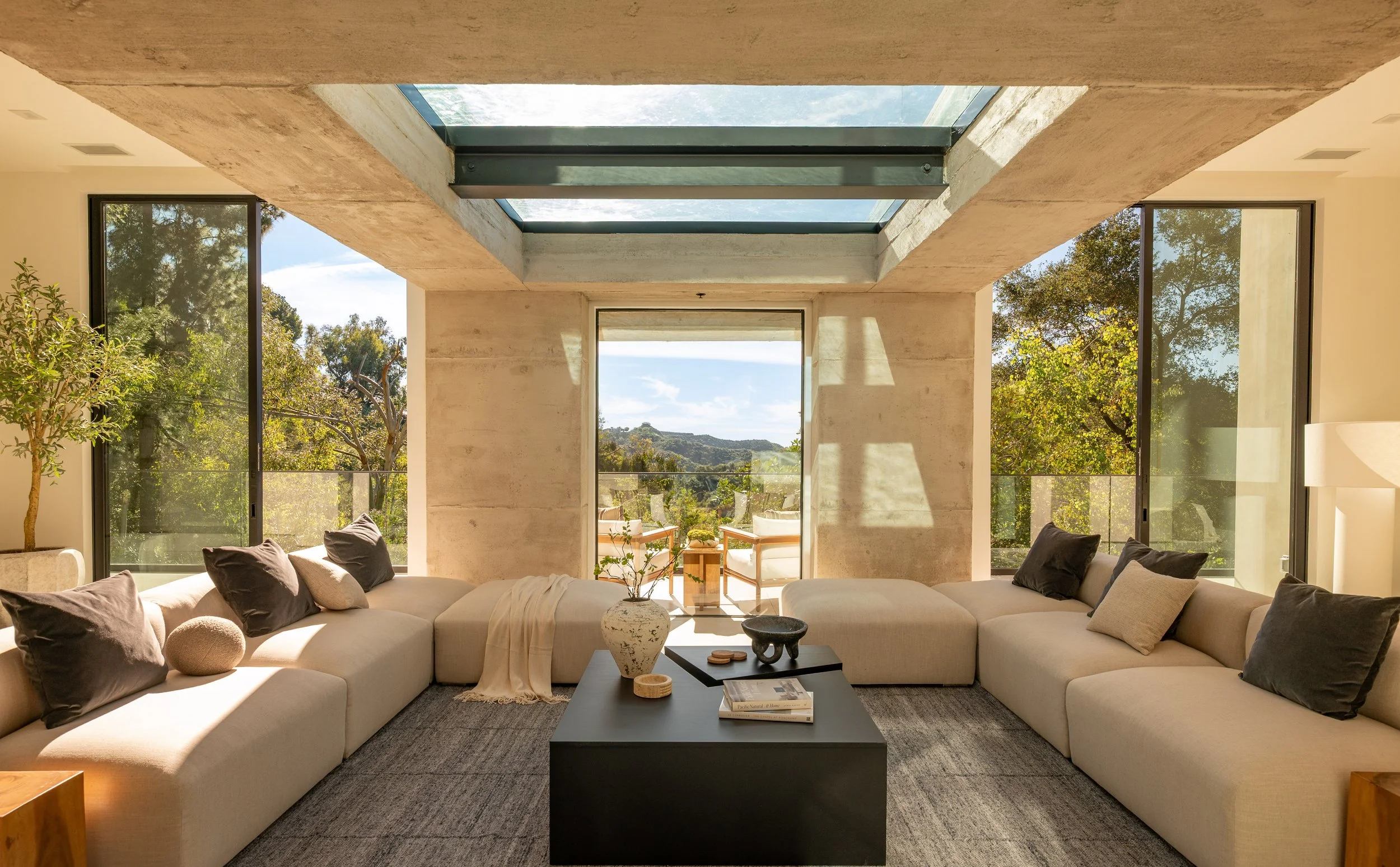 12752 Mulholland Dr-36-MLS.jpg