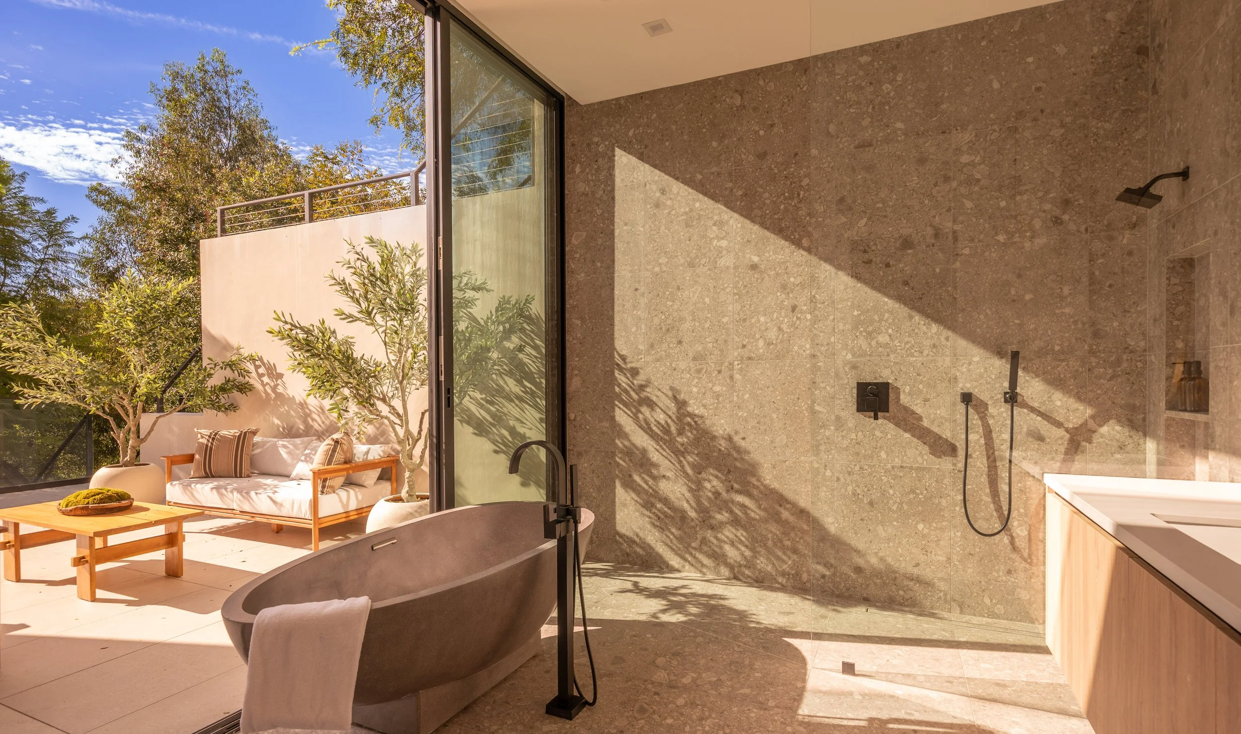 12752 Mulholland Dr-29-MLS.jpg