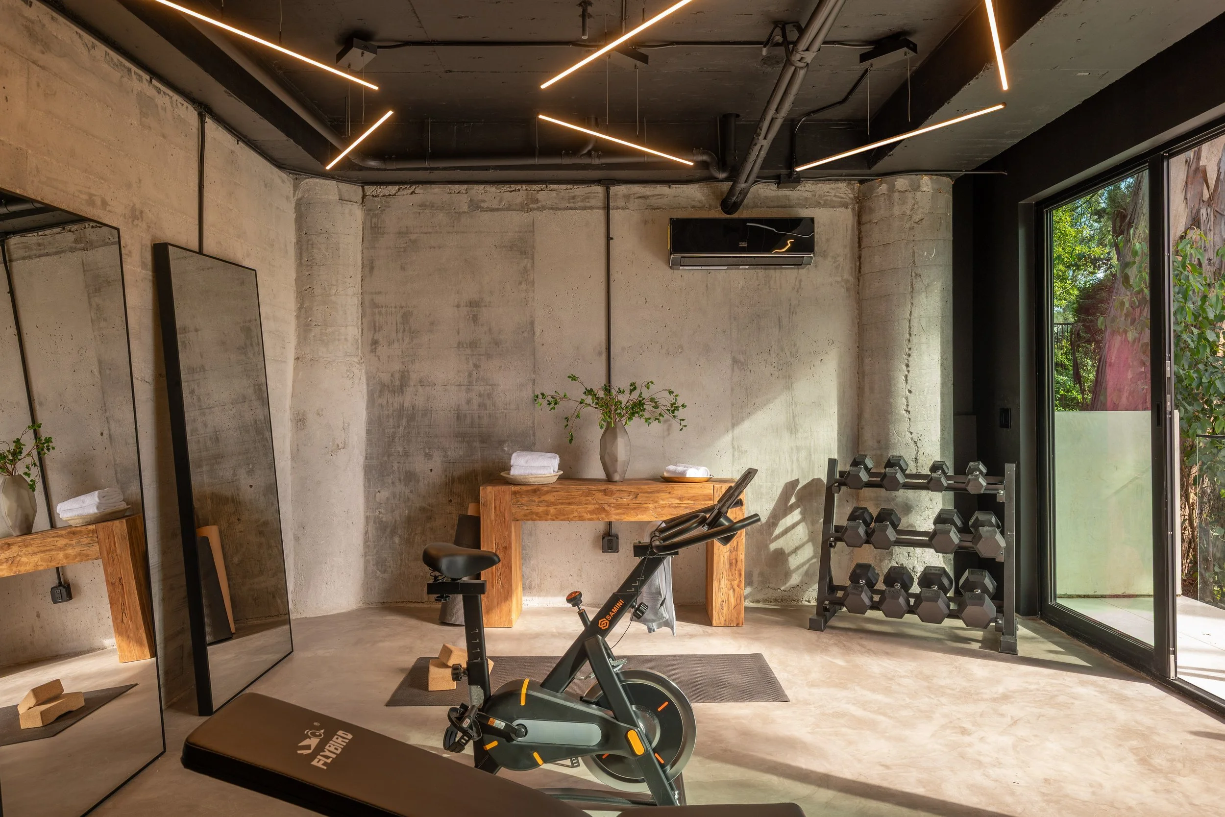 12752 Mulholland Dr-61-MLS (Photoshop - Light and Tape).jpg