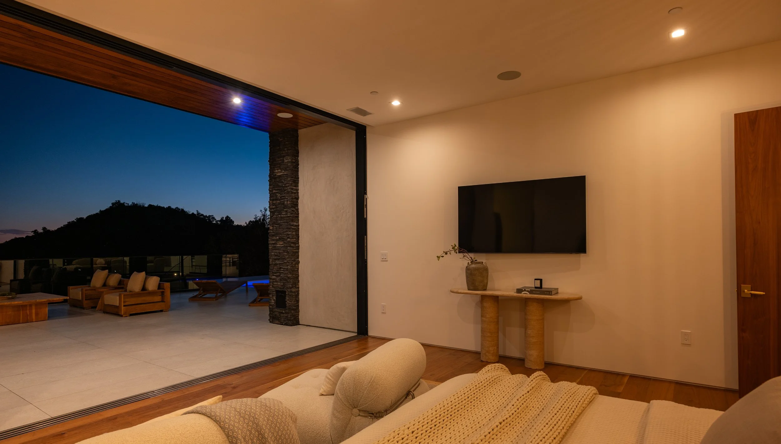 12752 Mulholland Dr-128-MLS.jpg