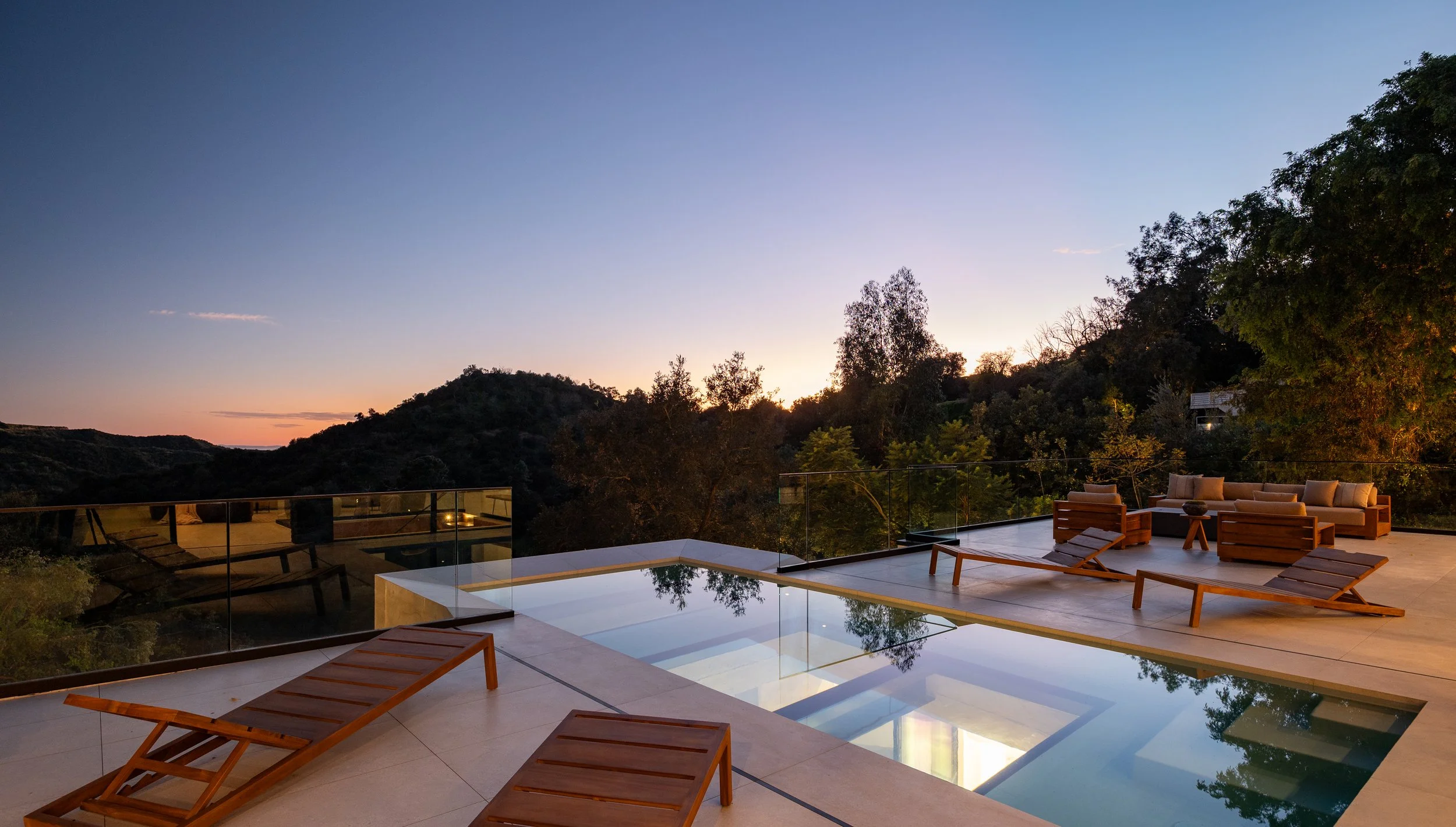 12752 Mulholland Dr-122.jpg