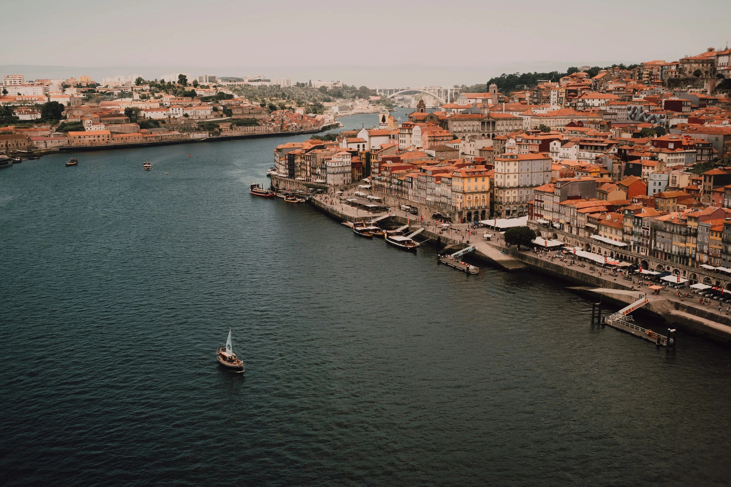 aperture-vintage-ELUPiavf5aU-unsplash.jpg