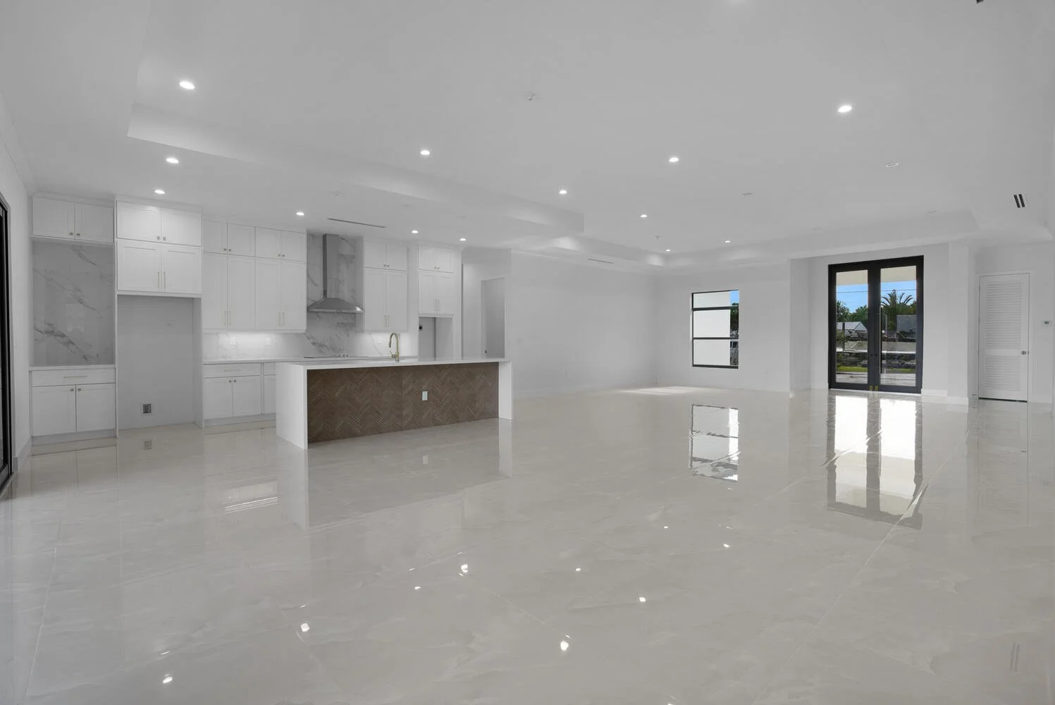 SW 224th St Homestead FL 33170-large-073-101-Living Room-1498x1000-72dpi.jpg