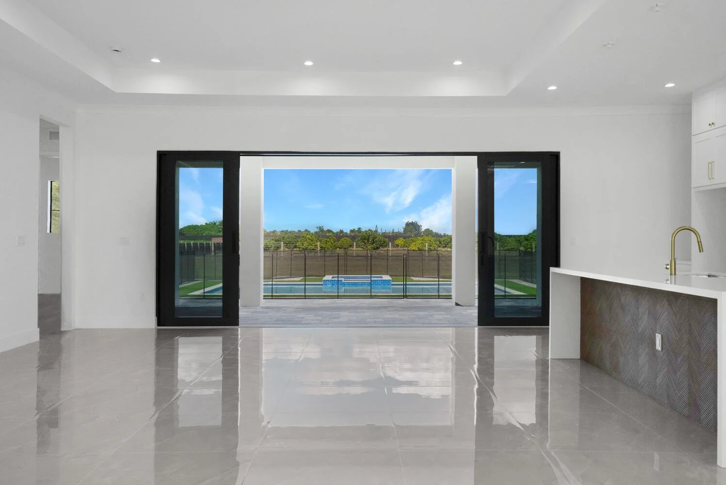 SW 224th St Homestead FL 33170-large-077-073-Living Room-1498x1000-72dpi.jpg