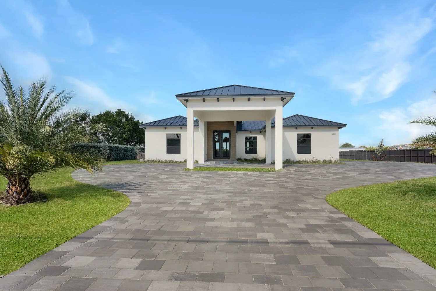 SW 224th St Homestead FL 33170-large-064-102-Exterior  Front-1498x1000-72dpi.jpg