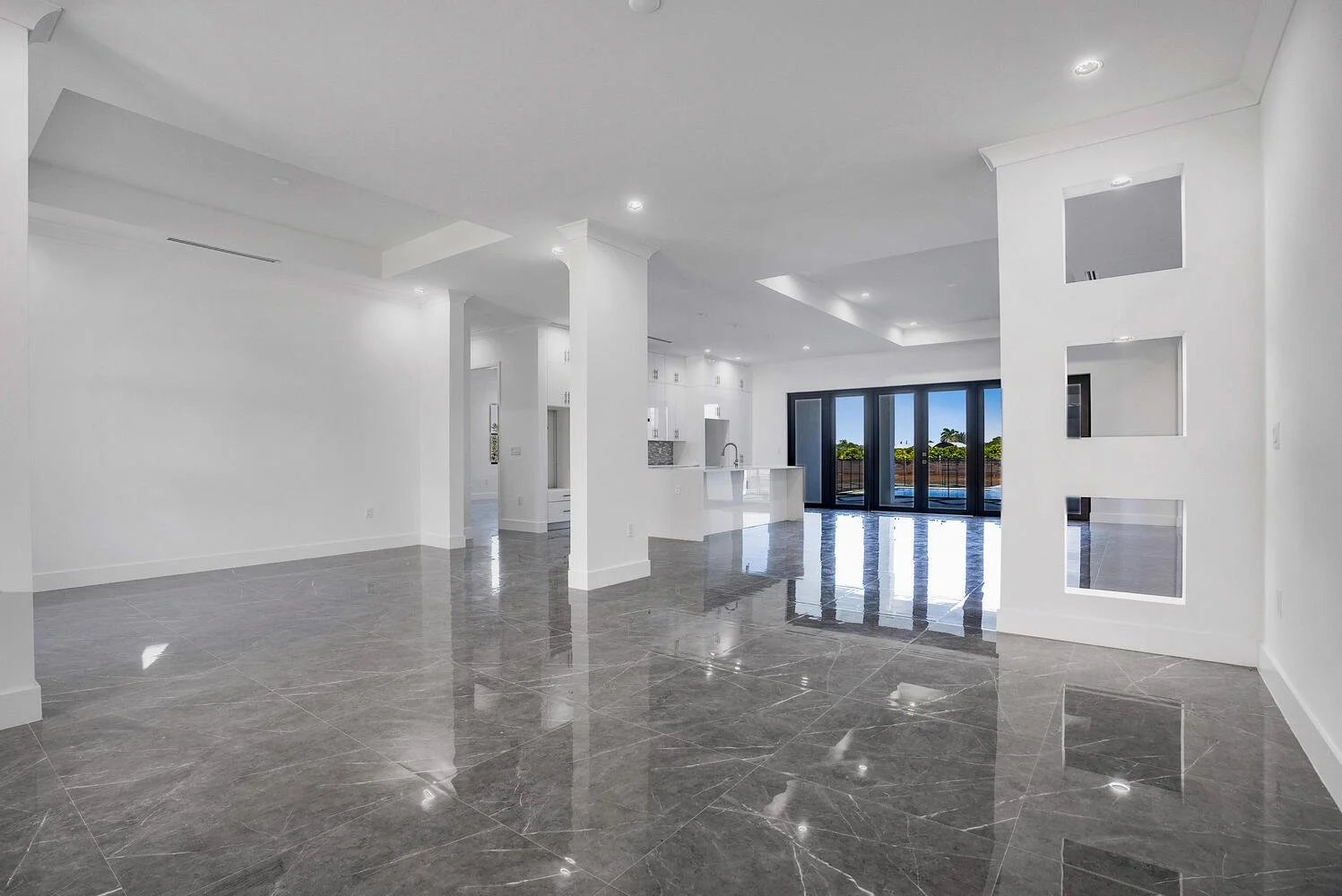 SW 224th St Homestead FL 33170-large-006-044-Living Room-1498x1000-72dpi.jpg