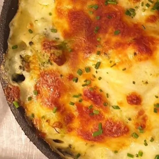 Cauliflower & Triple Cheese Gratin (V)