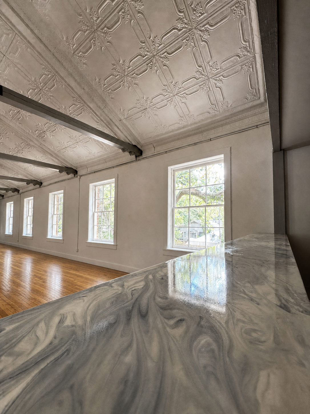251 Park Venue Bar & Kitchen Counter with Mature Oak Tree Views
