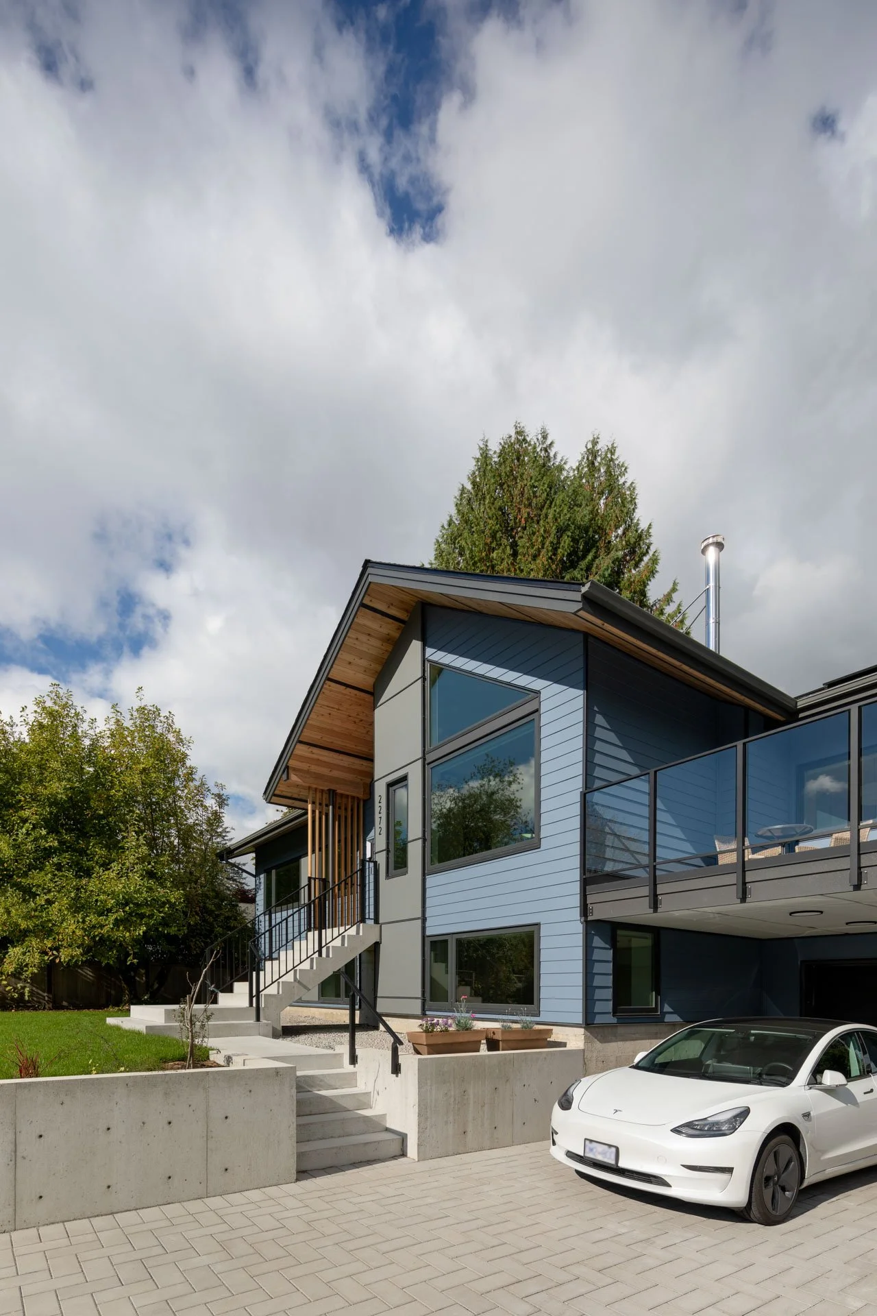 Exterior photography of the first Net Zero-certified renovation in Vancouver, built by Twin Lions Contracting 