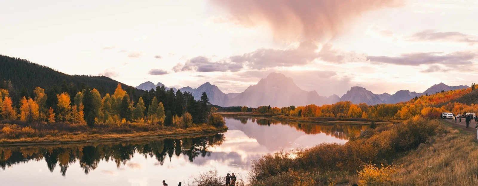 Oxbow Bend in Grand Teton National Park in fall, with the Tetons behind