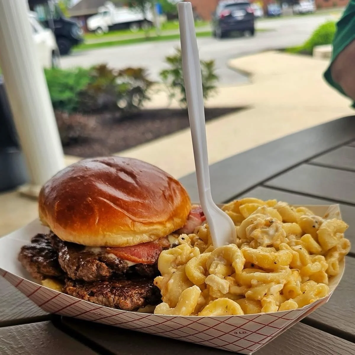 Chris and the team are coming to @nwibeatseatsfest in AUGUST! Classic Americana! Get your grub on with his menu. Get in line early! 

#foodtrucksnearme #beatsandeats #indianafoodtruck #indianafestival