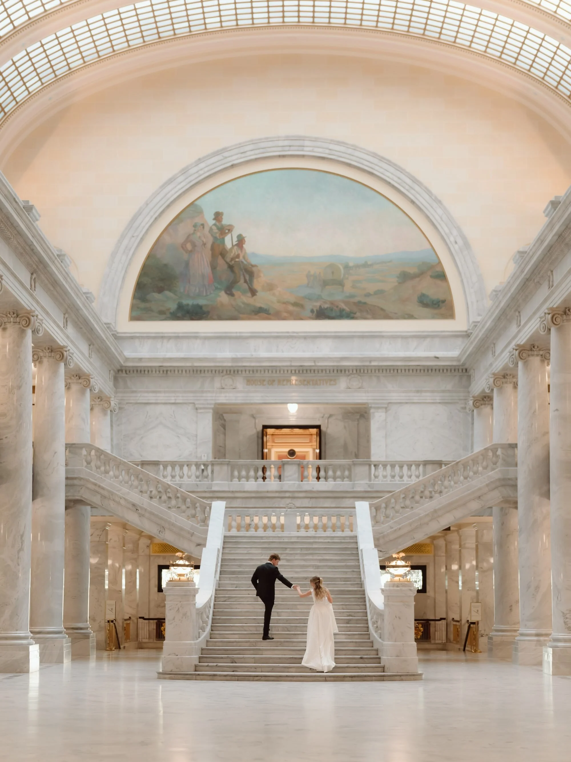 Ella and Easton&rsquo;s bridals at the Capitol🤍 

I&rsquo;ve been dying to post these, congratulations you two! 

#2026bride #2027bride #destinationweddingphotographers #utahweddingphotographer #travelweddingphotographer