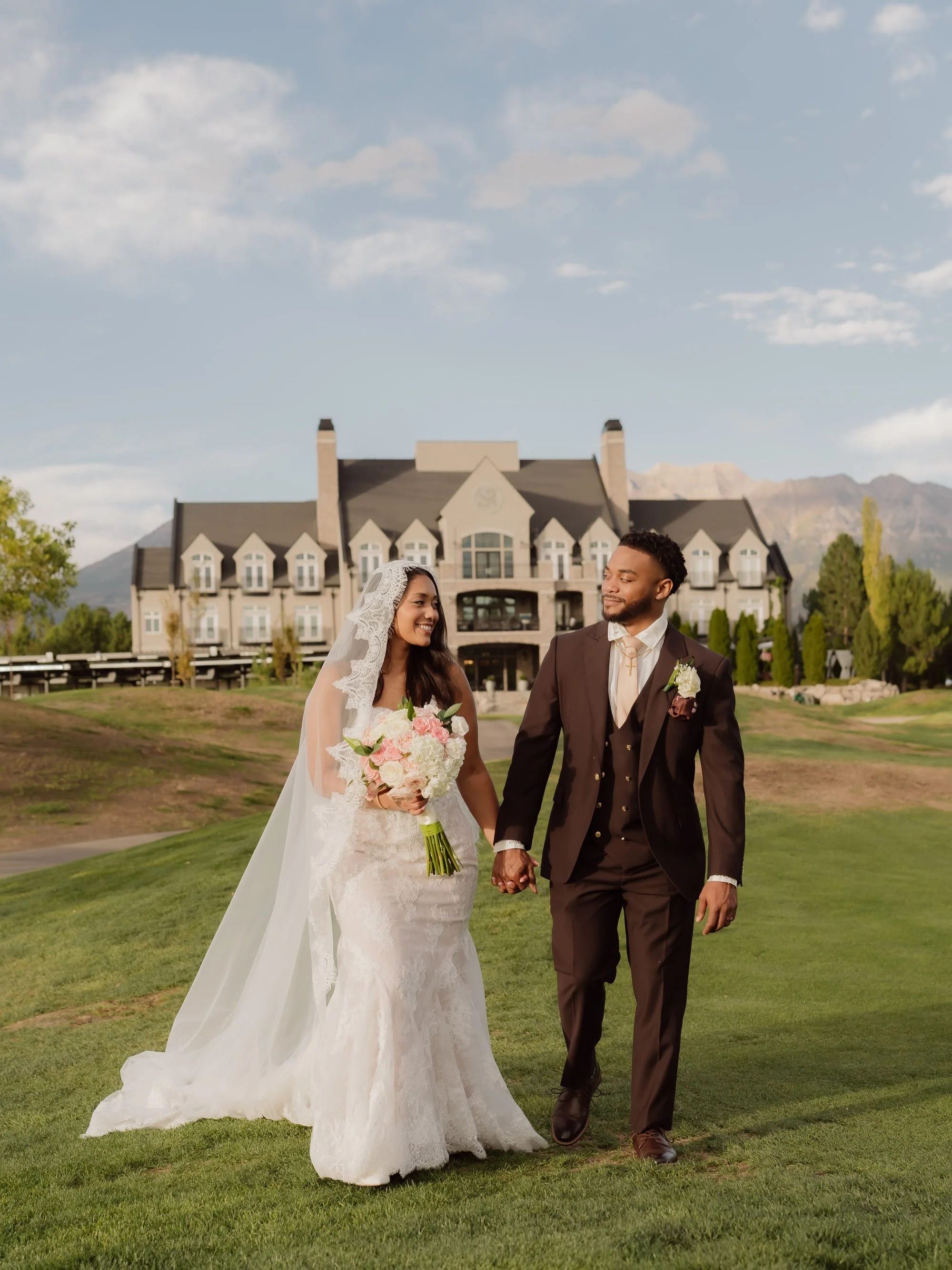 Sooo tempted to post every single photo from Mikaila and Myron&rsquo; wedding  previews at @sleepyridgeweddings 

#utahweddingphotographer #sleepyridgeweddings #utahweddingphotography #destinationweddingphotography