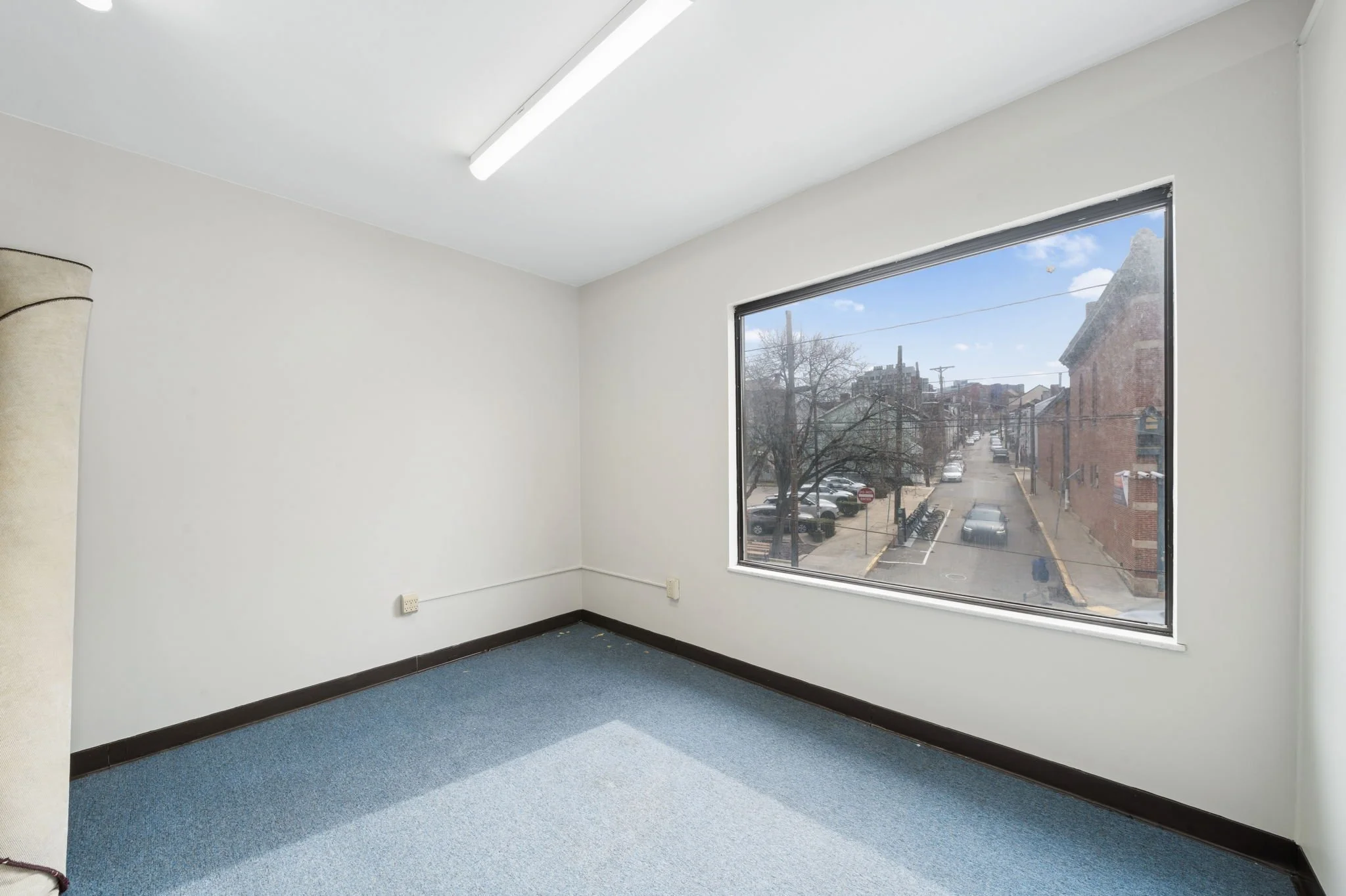 30-web-or-mls-4201-butler-st.jpg