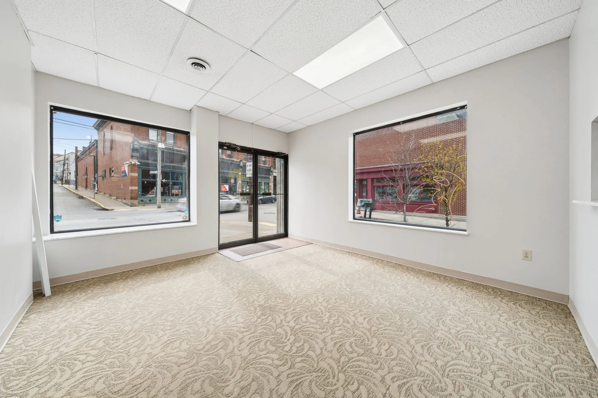 2-web-or-mls-4201-butler-st.jpg