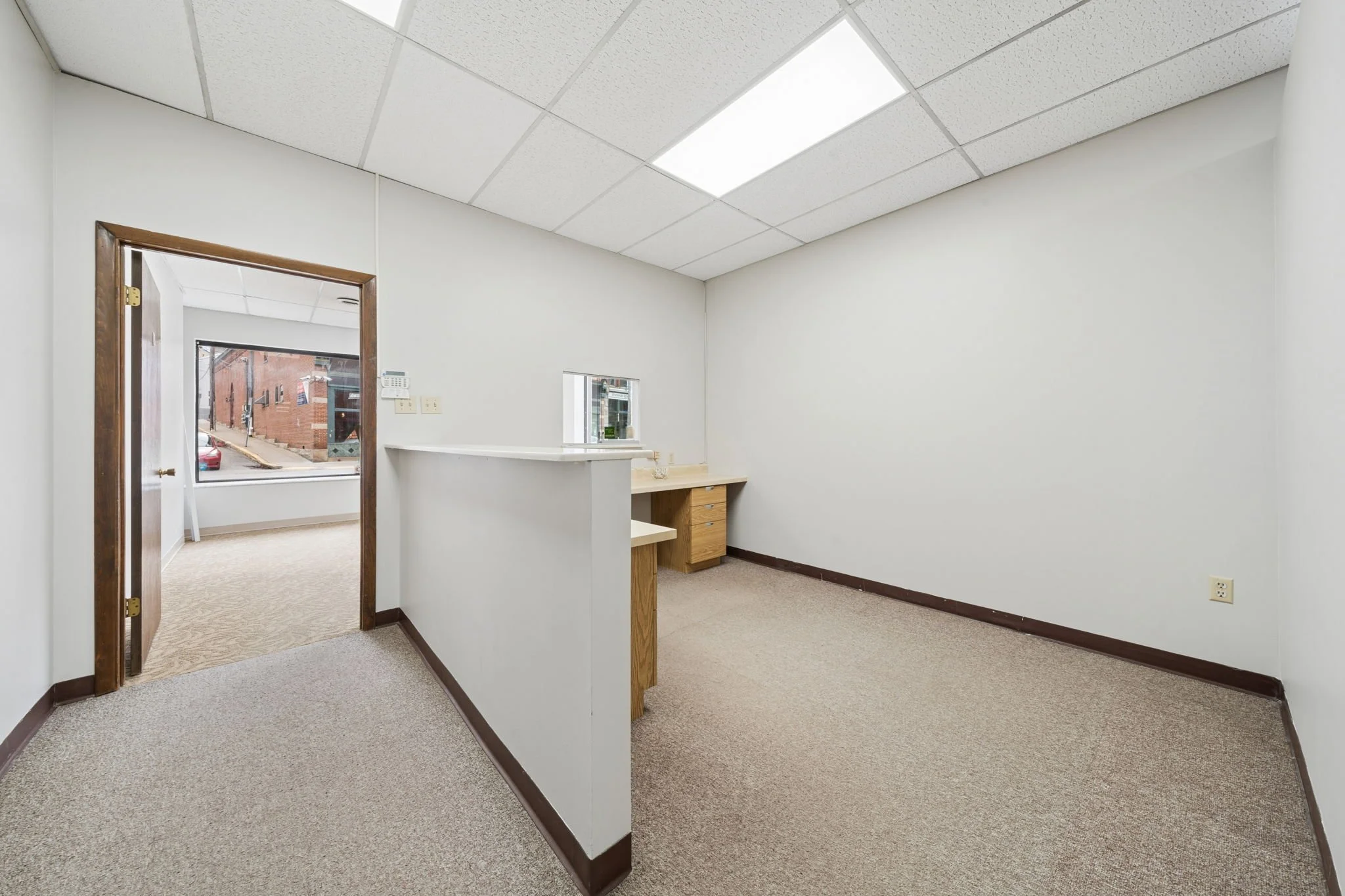 4-web-or-mls-4201-butler-st.jpg