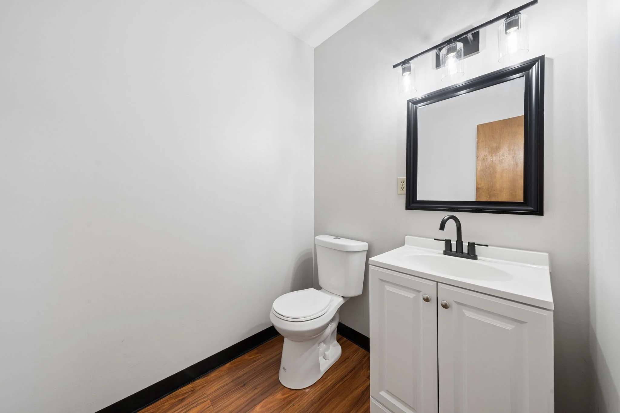 22-web-or-mls-4201-butler-st.jpg